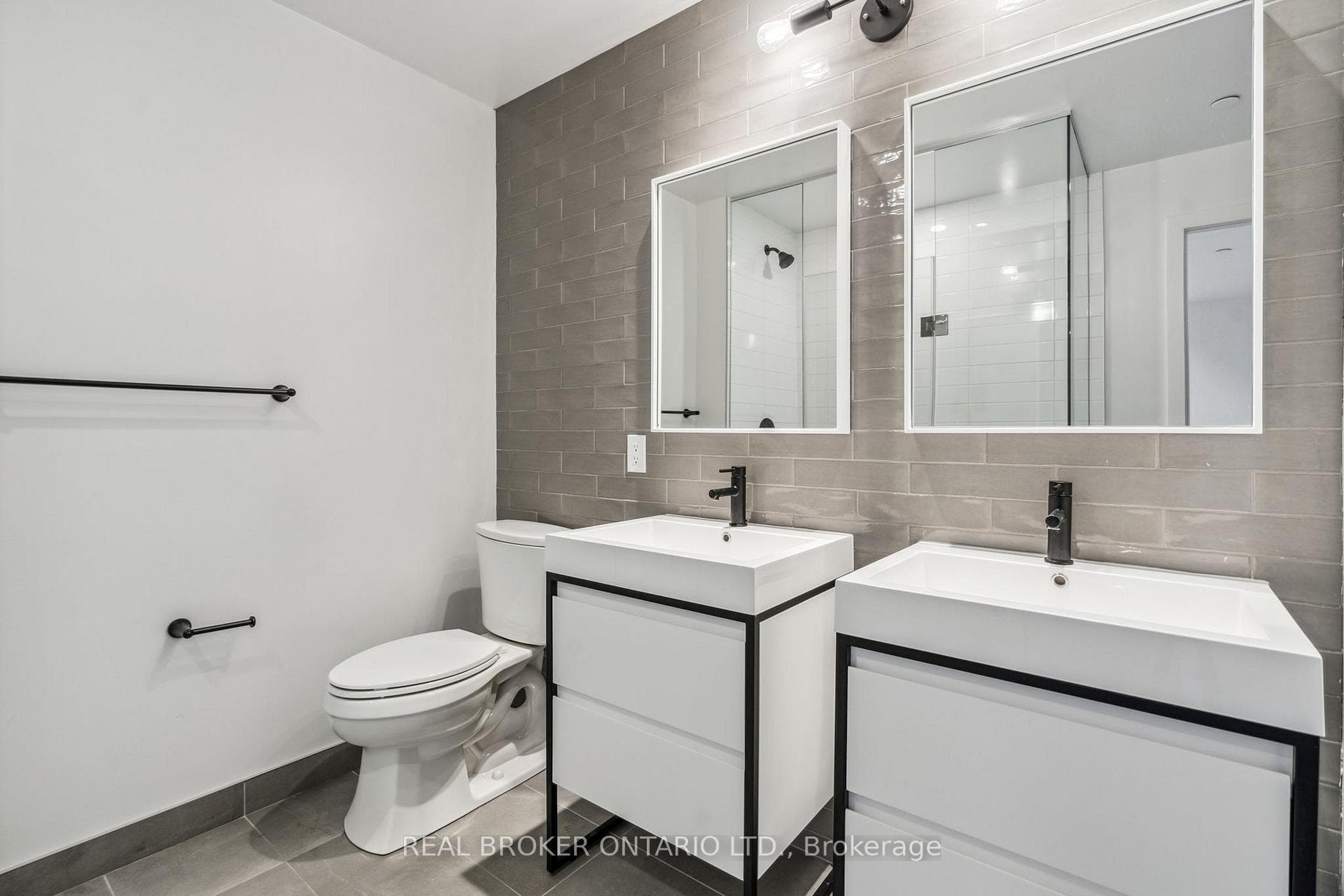 150 Logan Avenue Unit TH131 photo 36