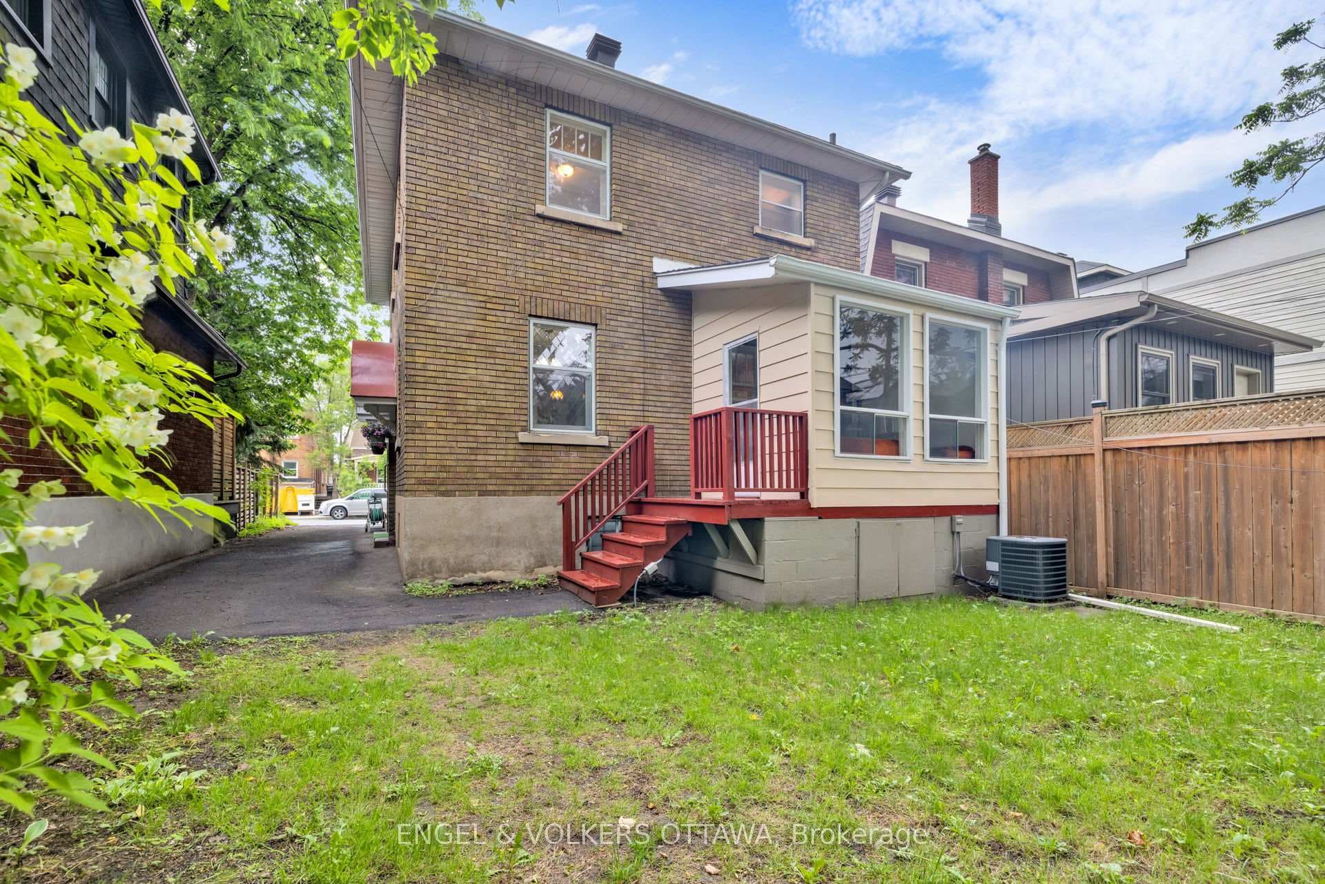 54 Glendale Avenue photo 39