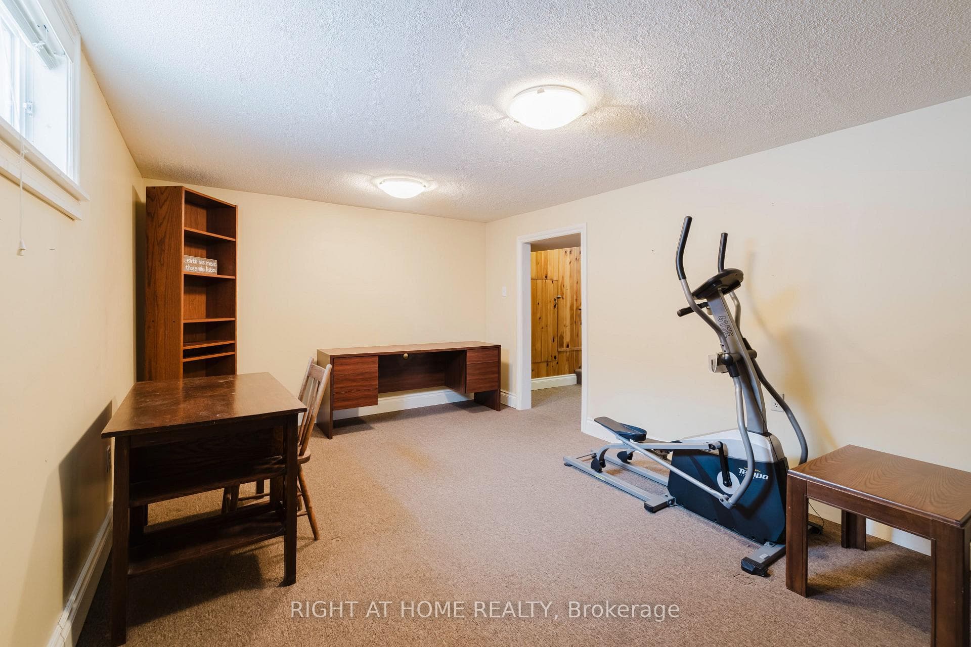 Huge Recreation Room