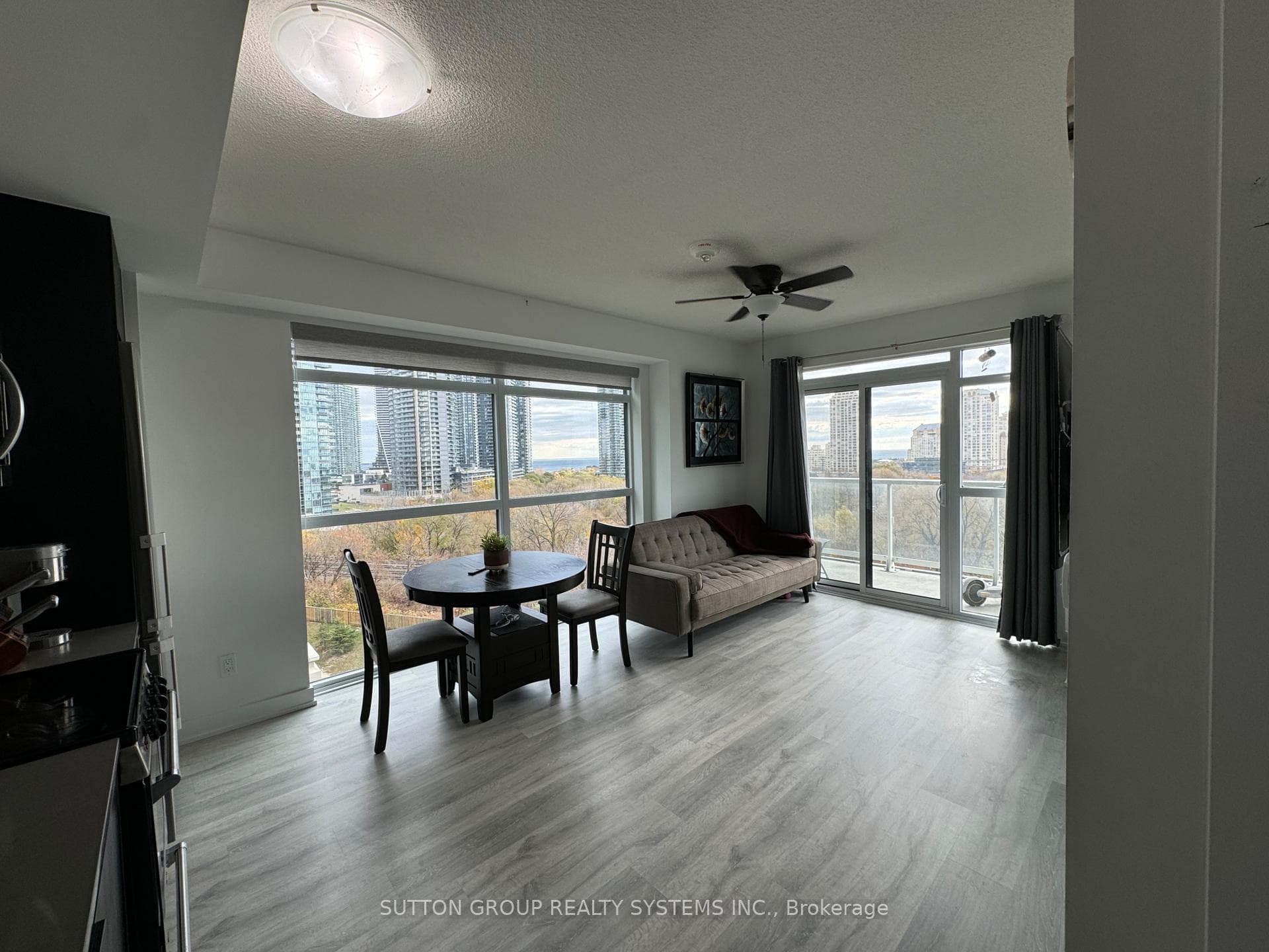 251 Manitoba Street Unit 804 photo 4