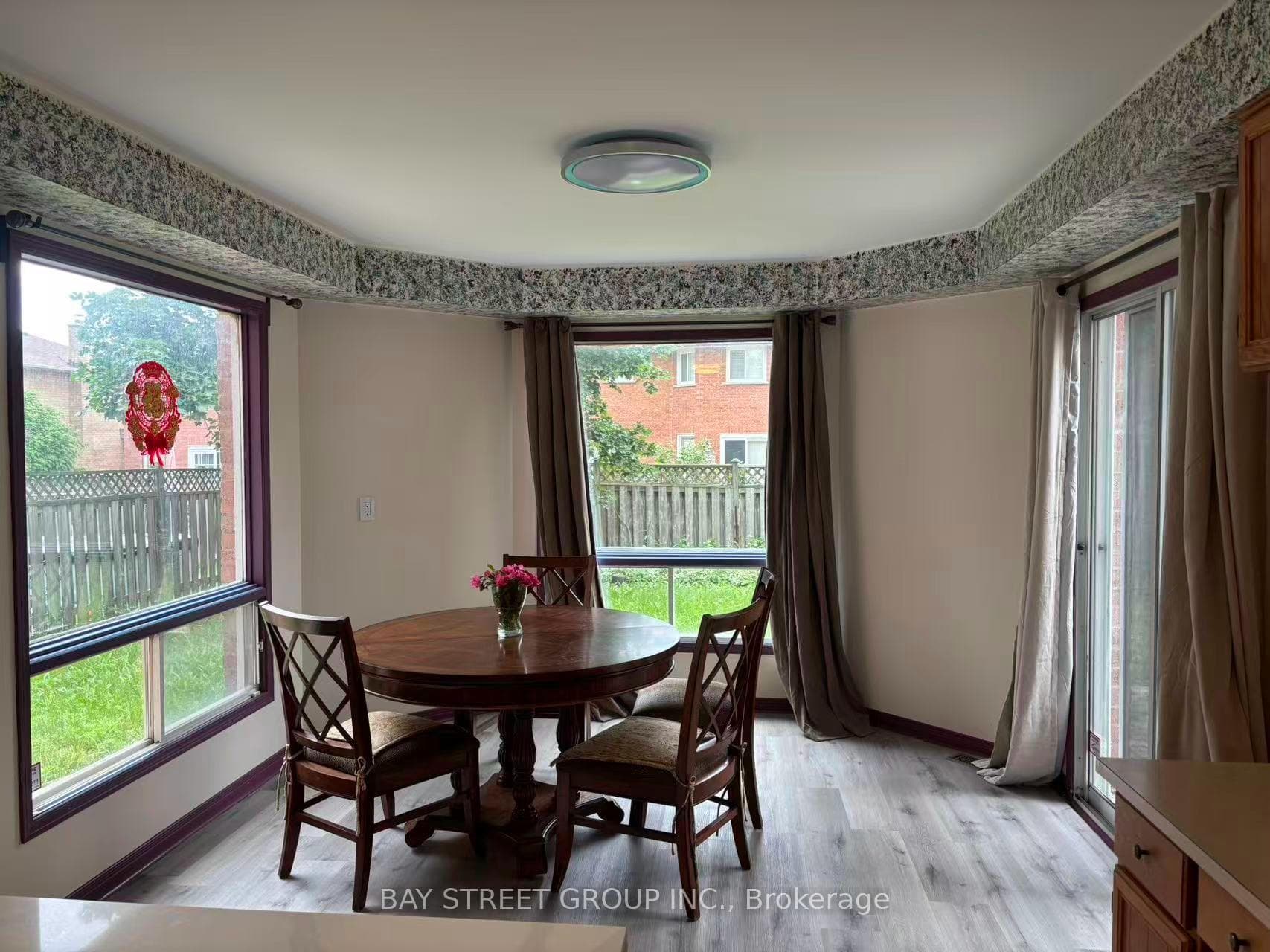 107 Stave Cres Crescent photo 5
