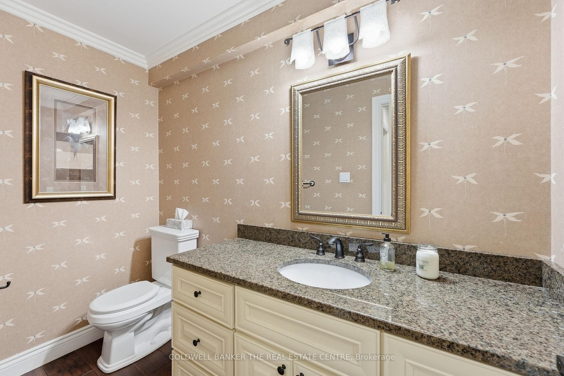 Bathroom 2 piece main floor