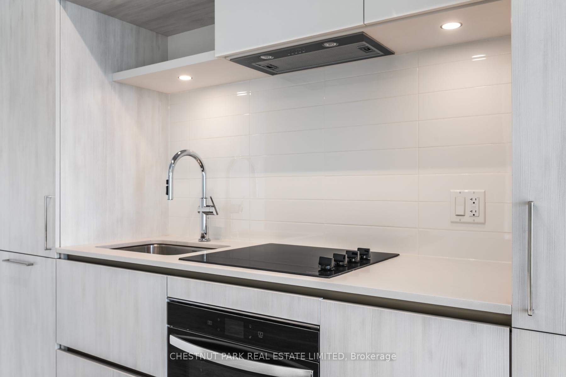 2 David Eyer Road Unit 1033 photo 4