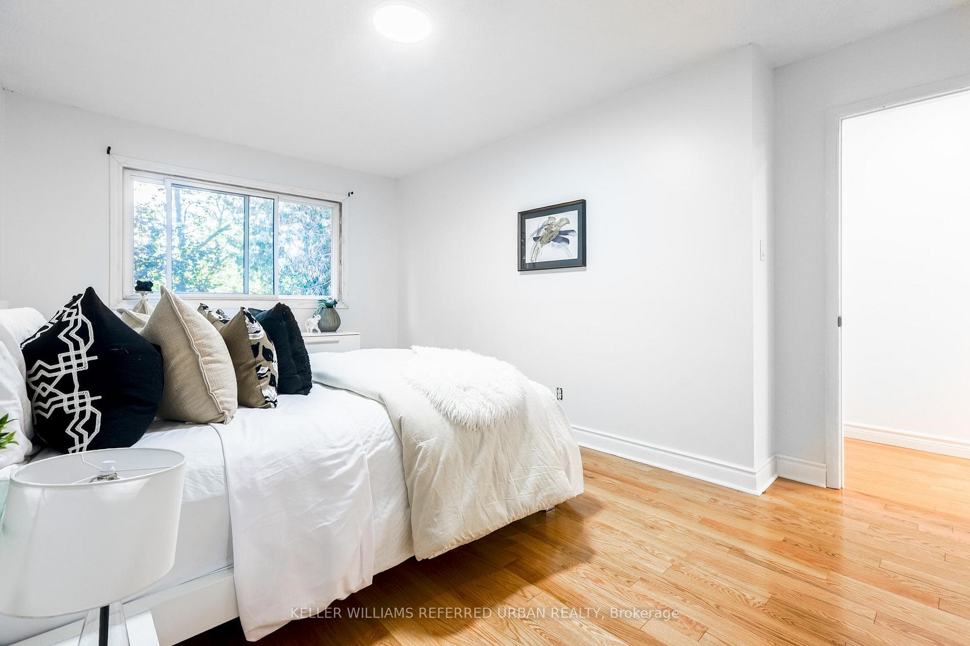 84 Lowry Square photo 35