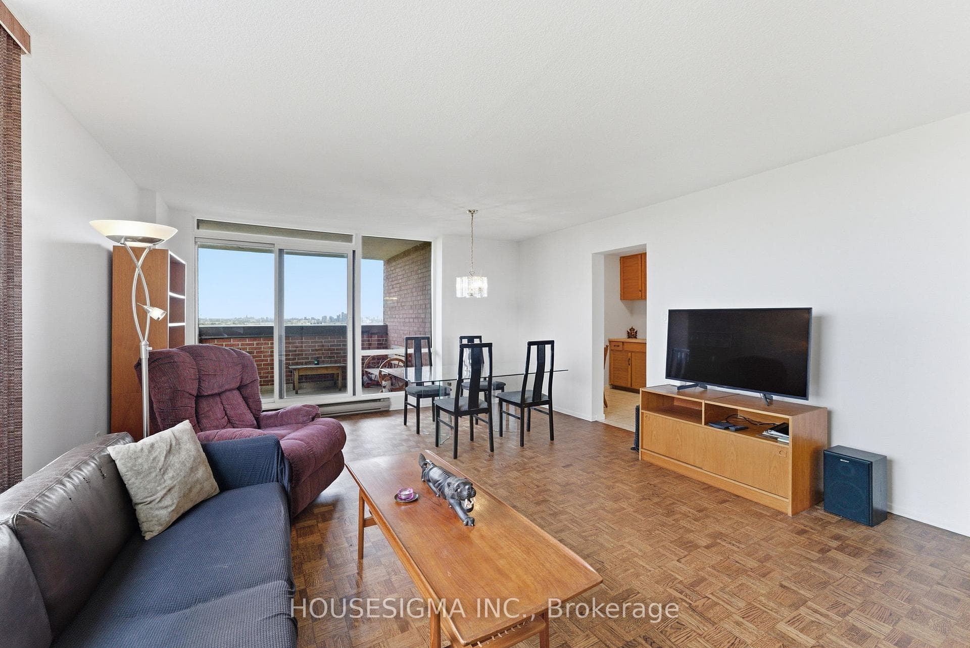 1535 Lakeshore Road Unit 2006 photo 2
