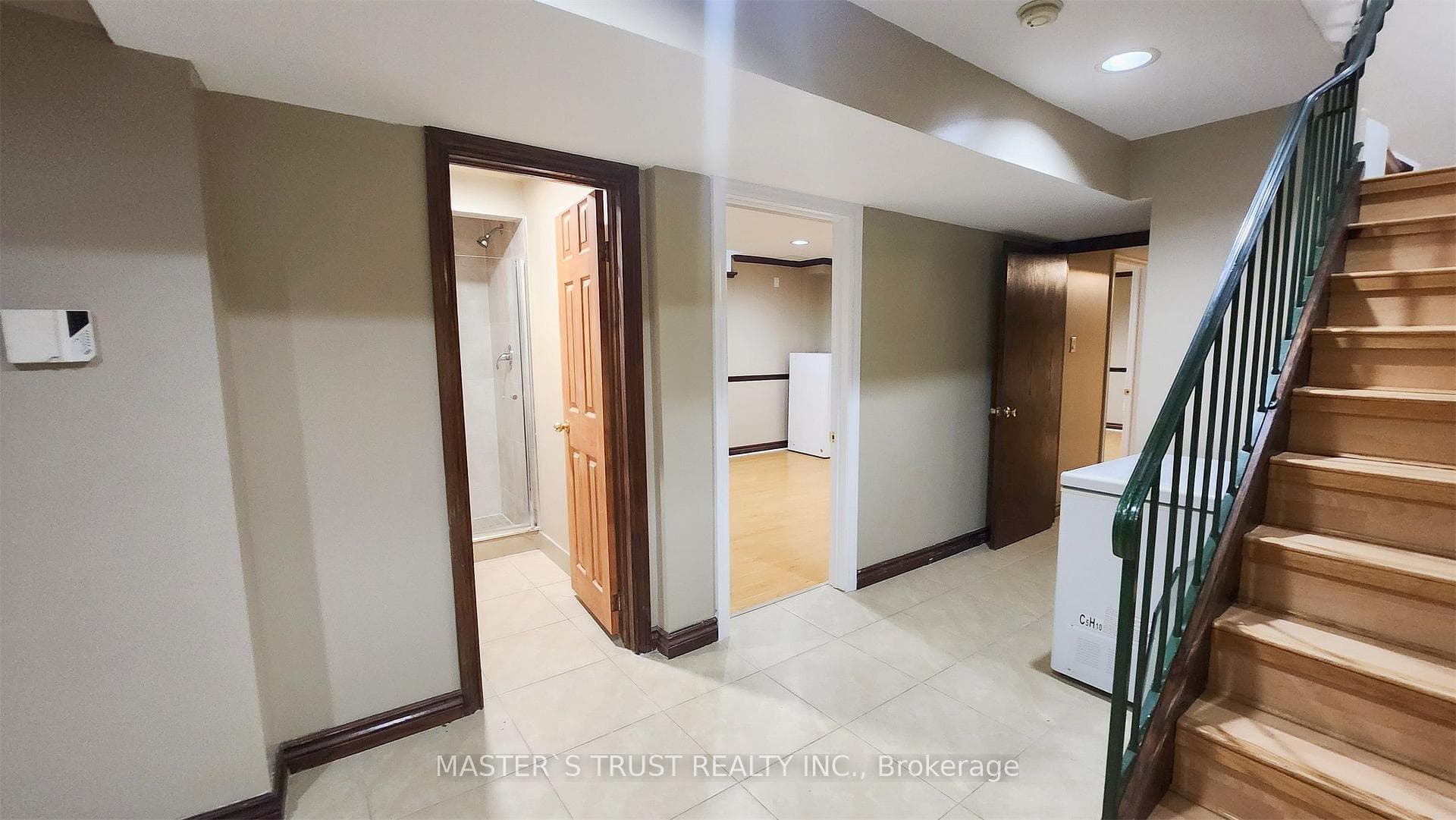 9 Springer Drive photo 8