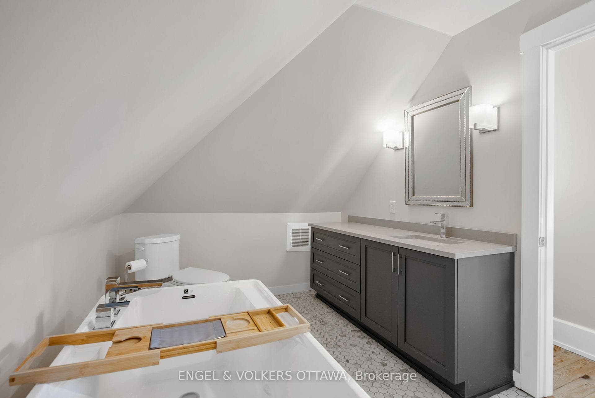 513 Edison Avenue photo 36