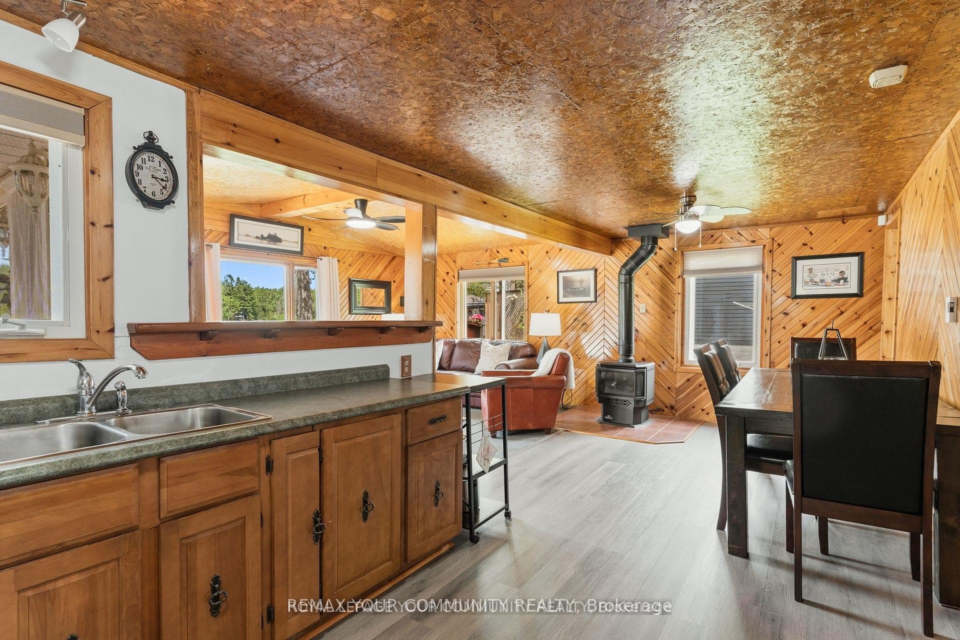 1139 Canuck Trail photo 5