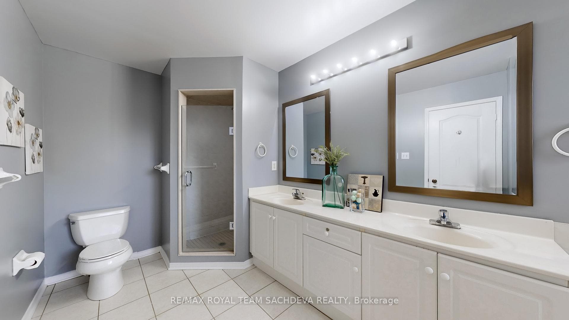 51 Queensway Drive photo 23