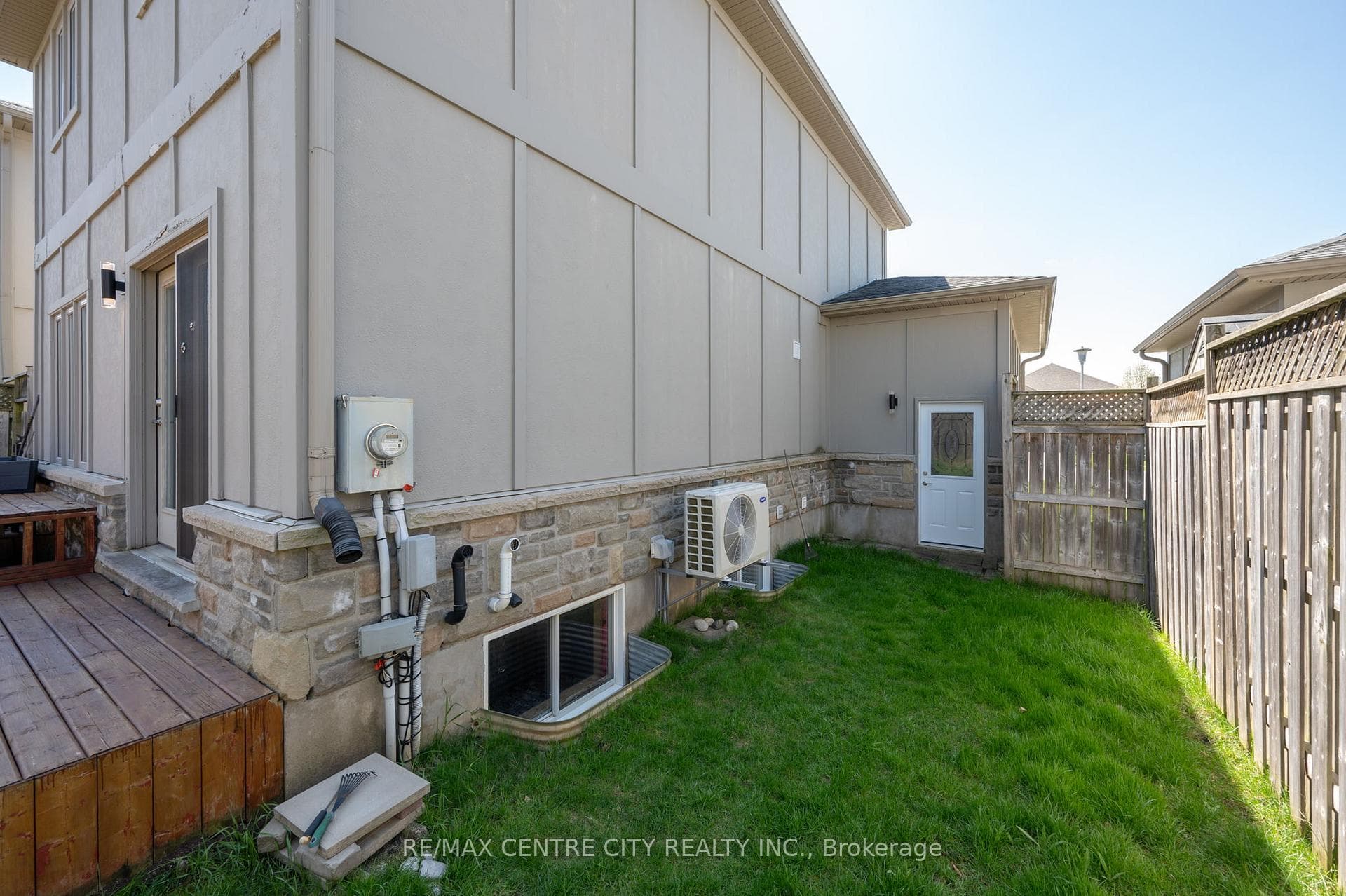 2107 Beaverbrook Avenue photo 29
