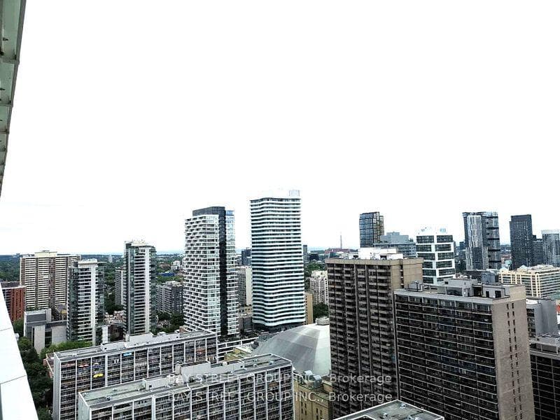 501 Yonge Street Unit 2811 photo 3