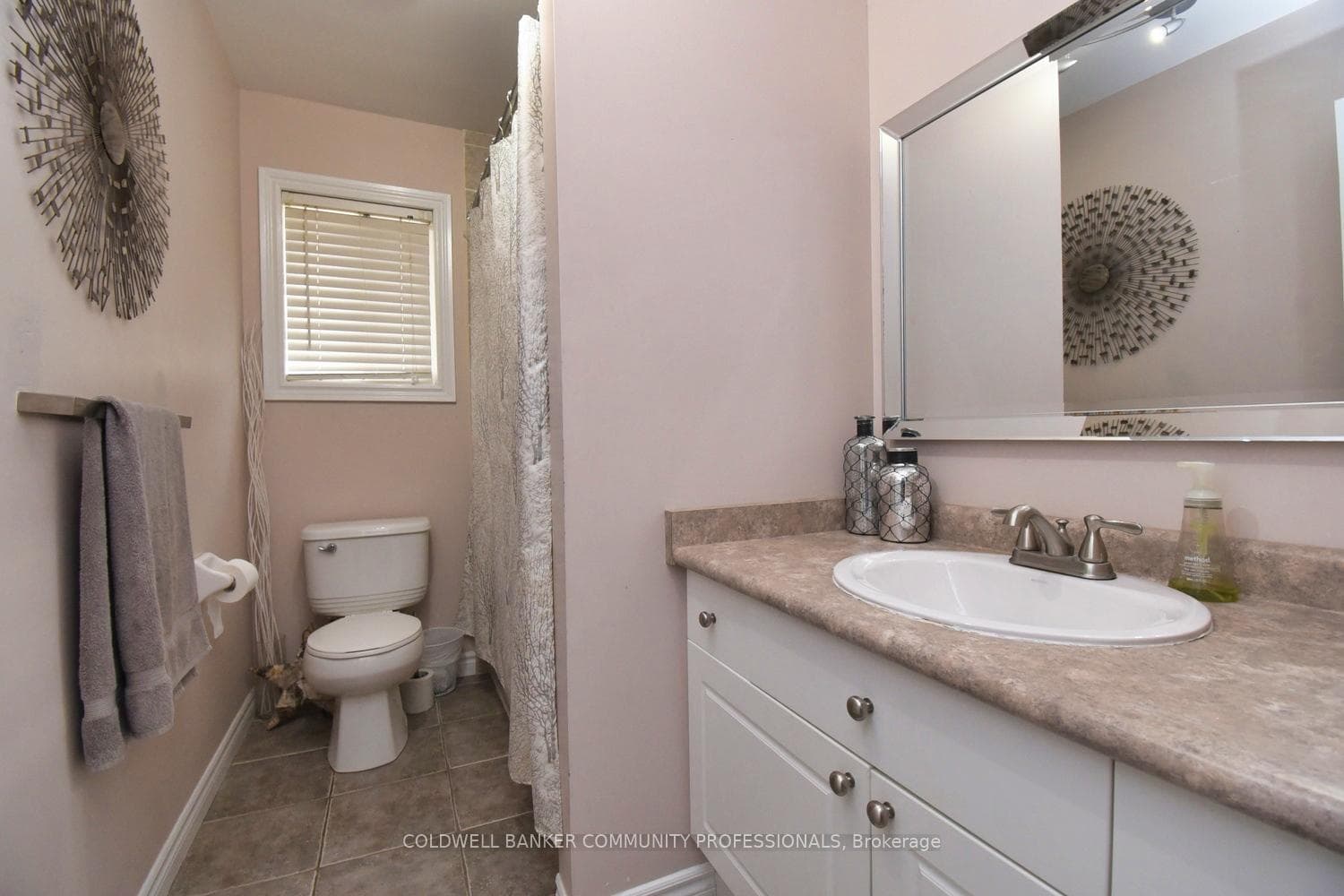 159 Thames Way photo 32