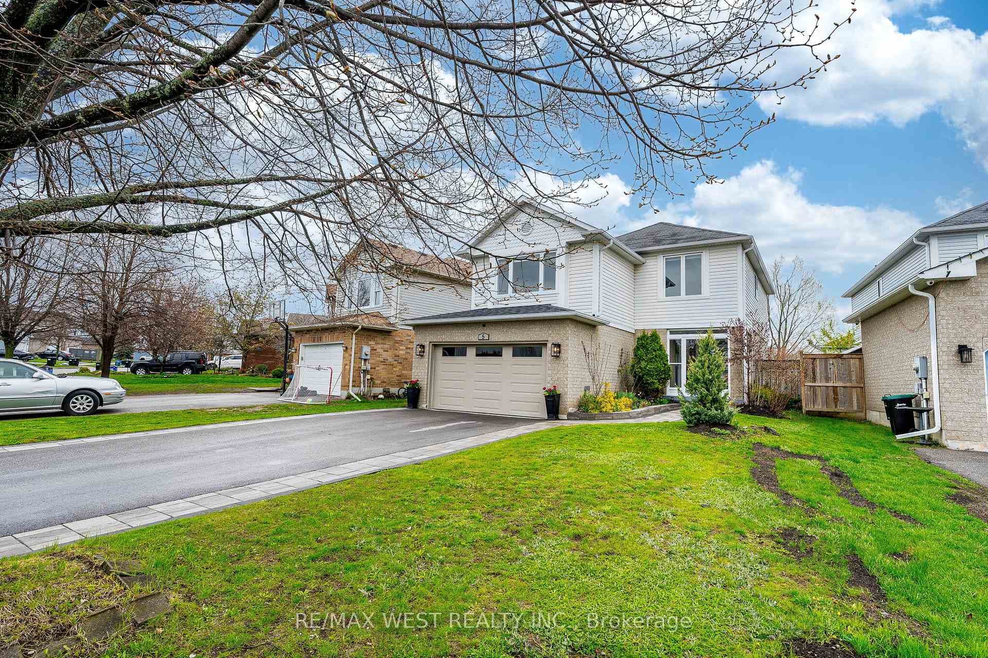 5 Moir Crescent photo 3