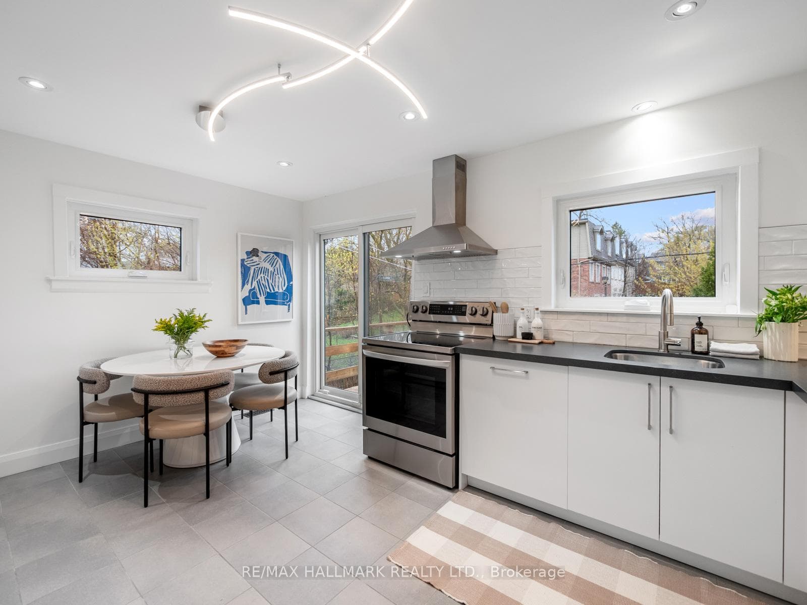88 Eastwood Road photo 12