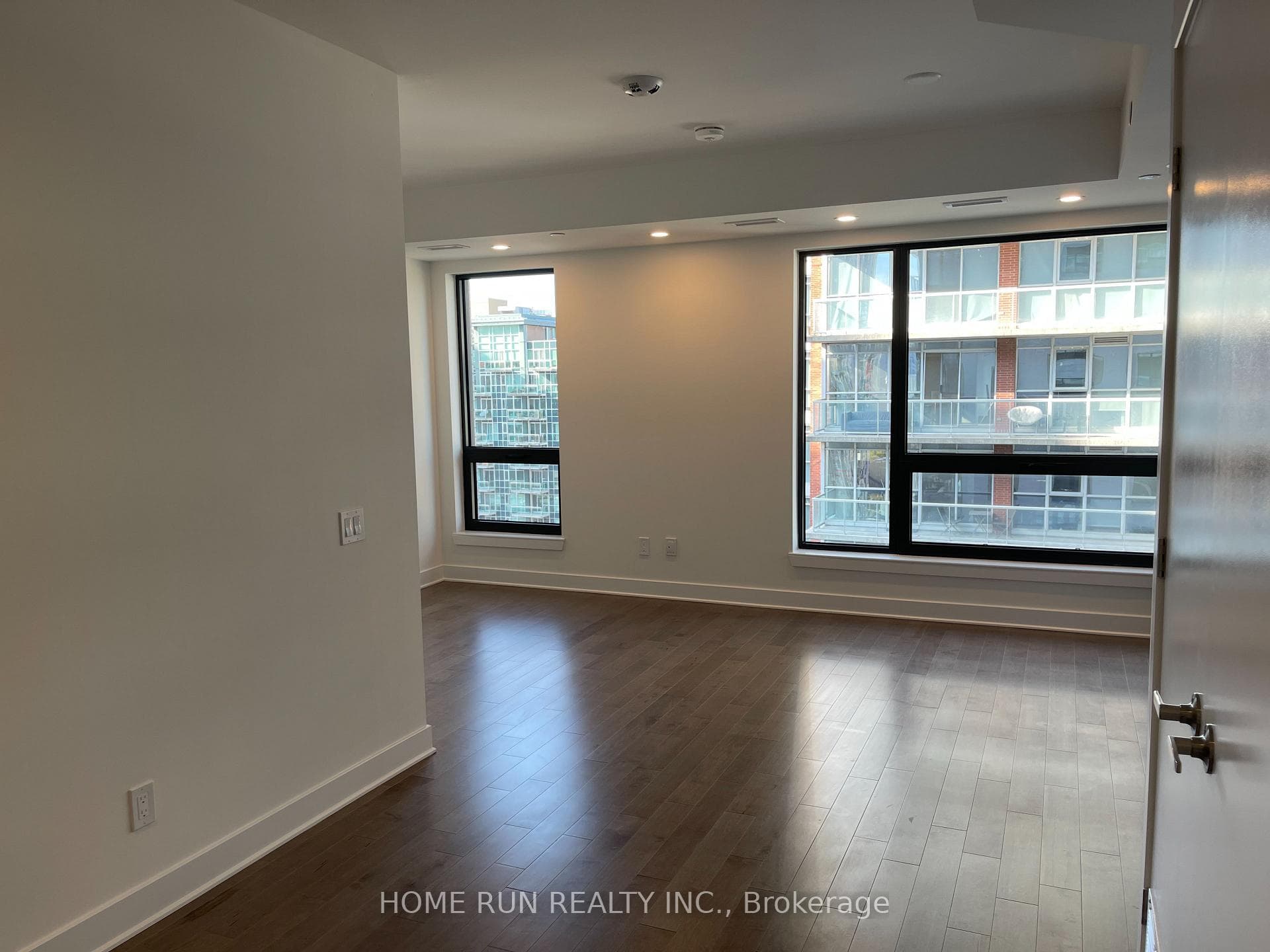 180 george Street Unit 1203 photo 14