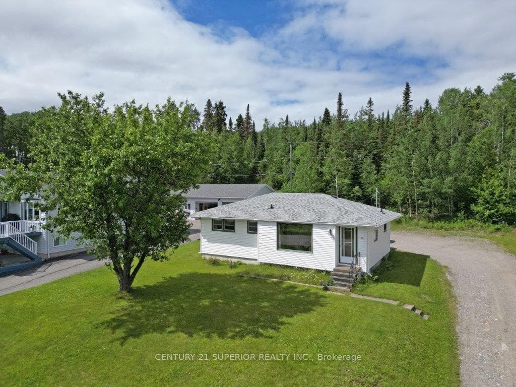 183 McKirdy Ave photo 4