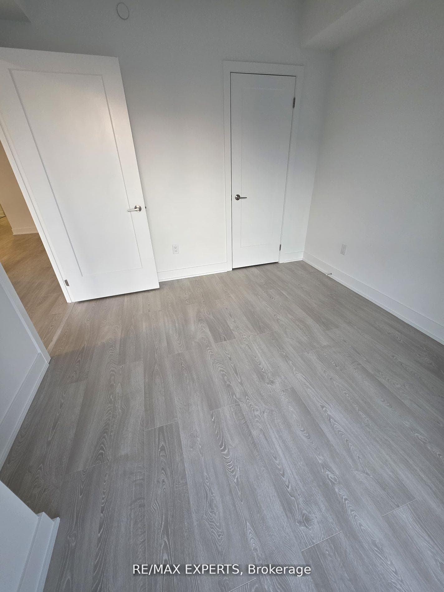 2545 Simcoe Street Unit 2414 photo 10
