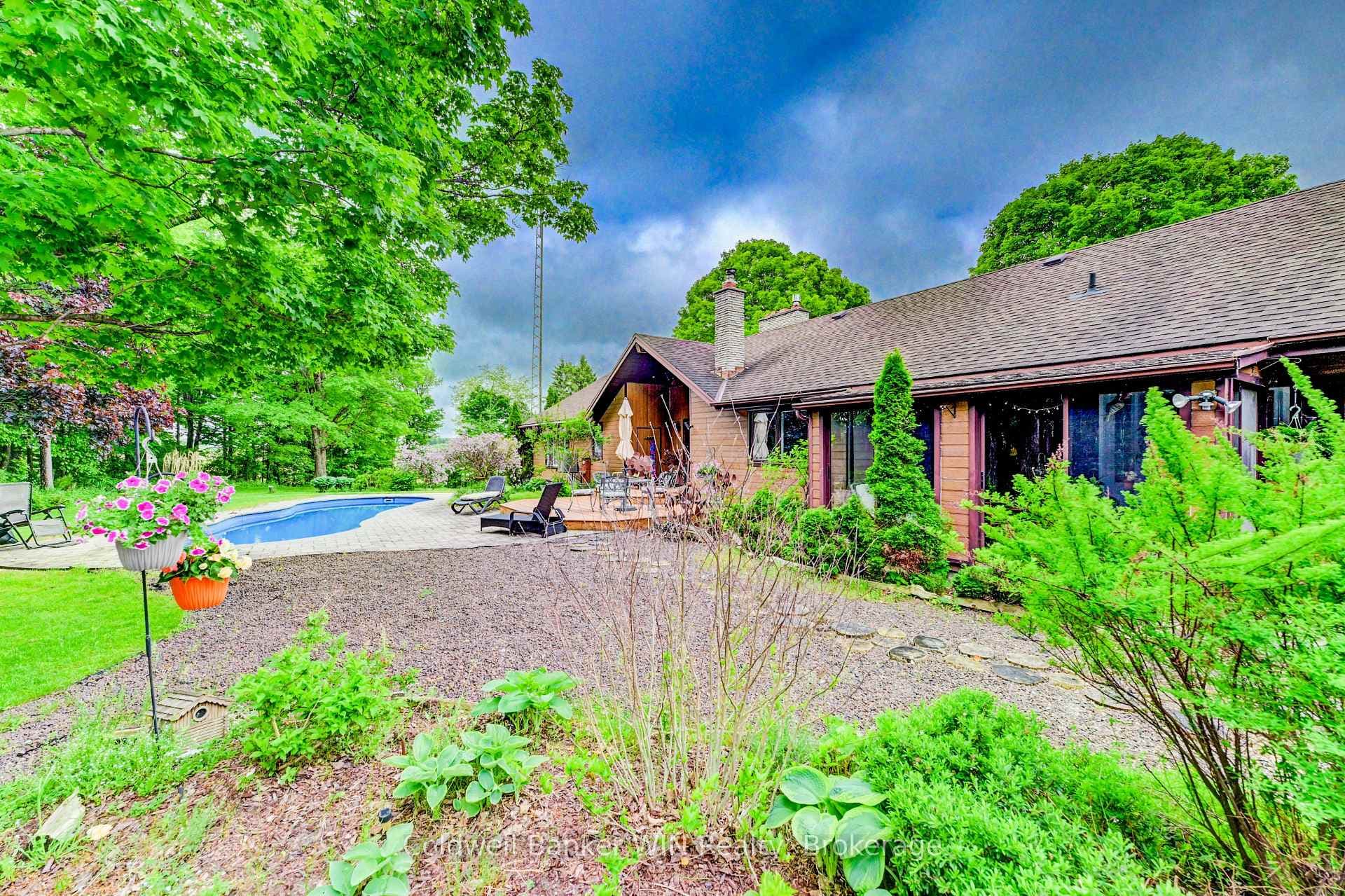 211269 Baseline Road photo 34