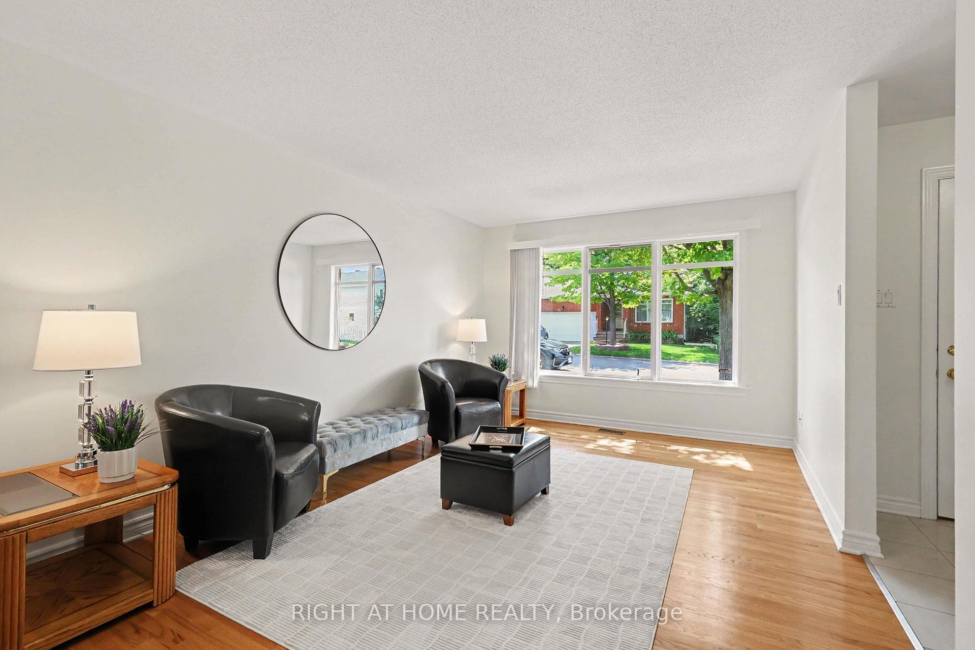 54 Fieldcrest Avenue photo 2