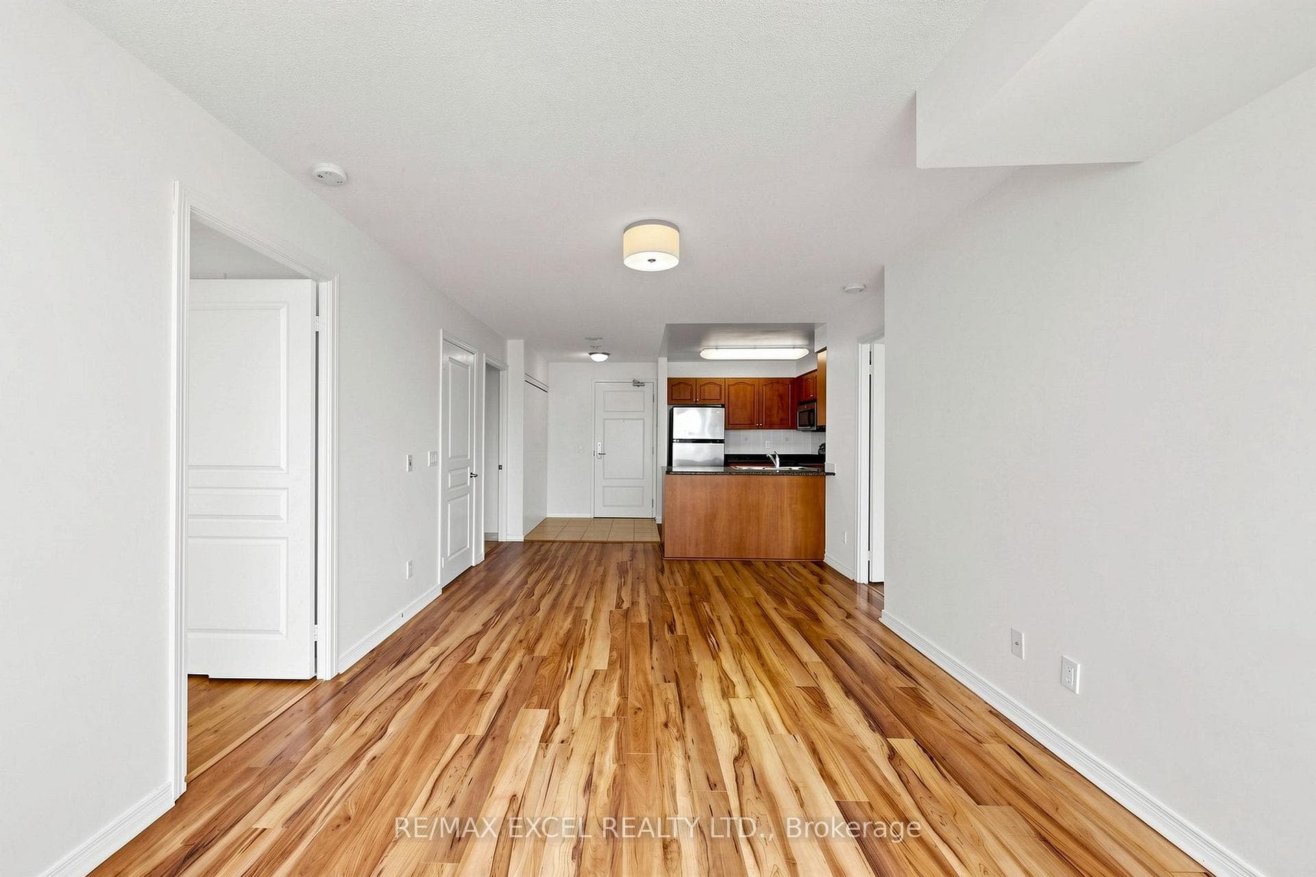 350 Red Maple Road Unit 508 photo 11
