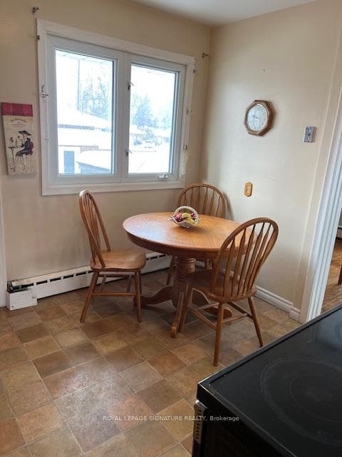 61 Holford Crescent photo 7