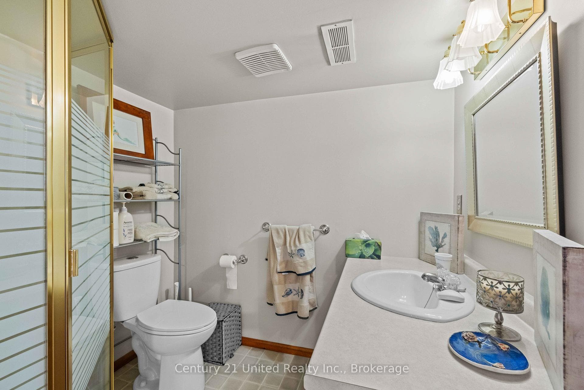 525 Howden Street photo 24