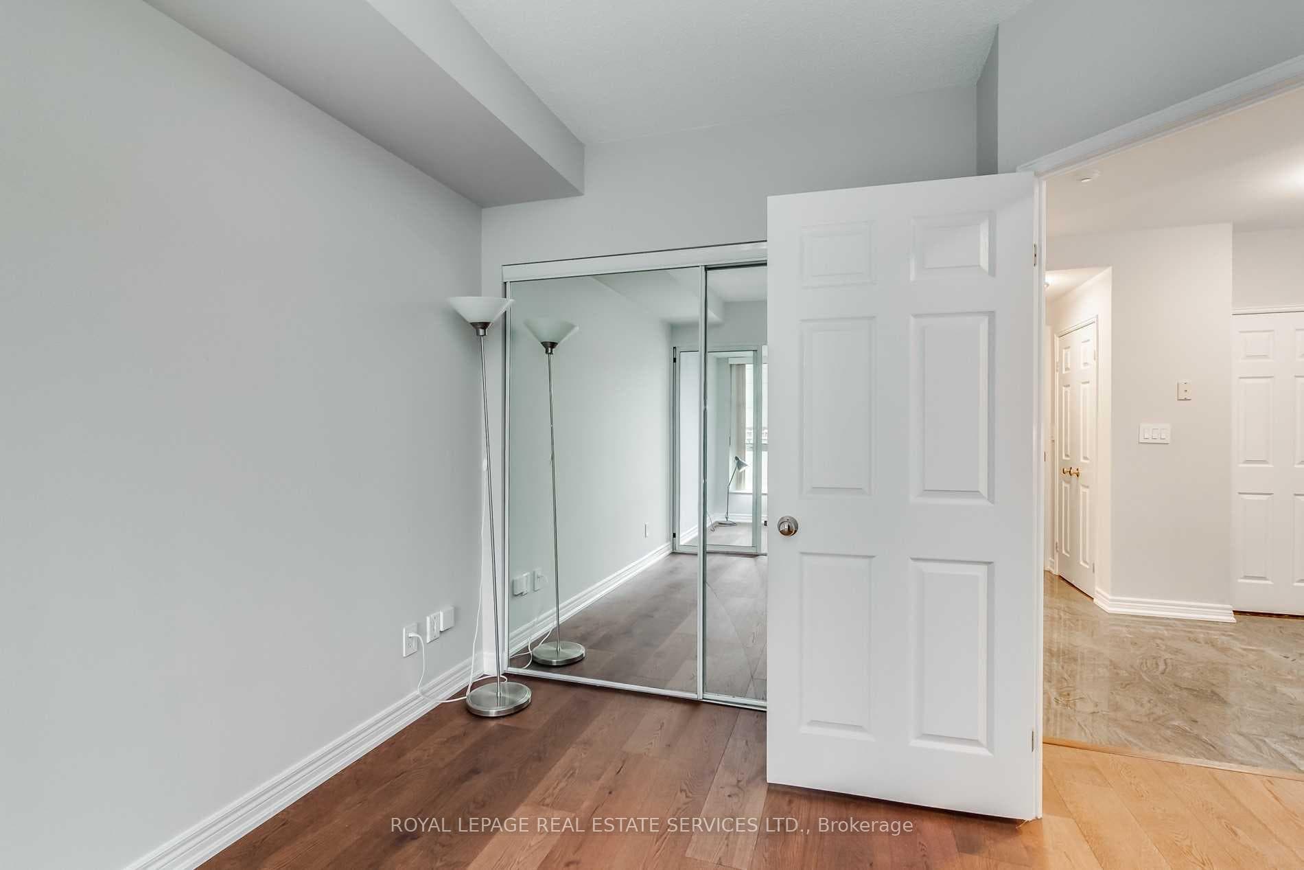 55 Bloor Street Unit 1006 photo 12