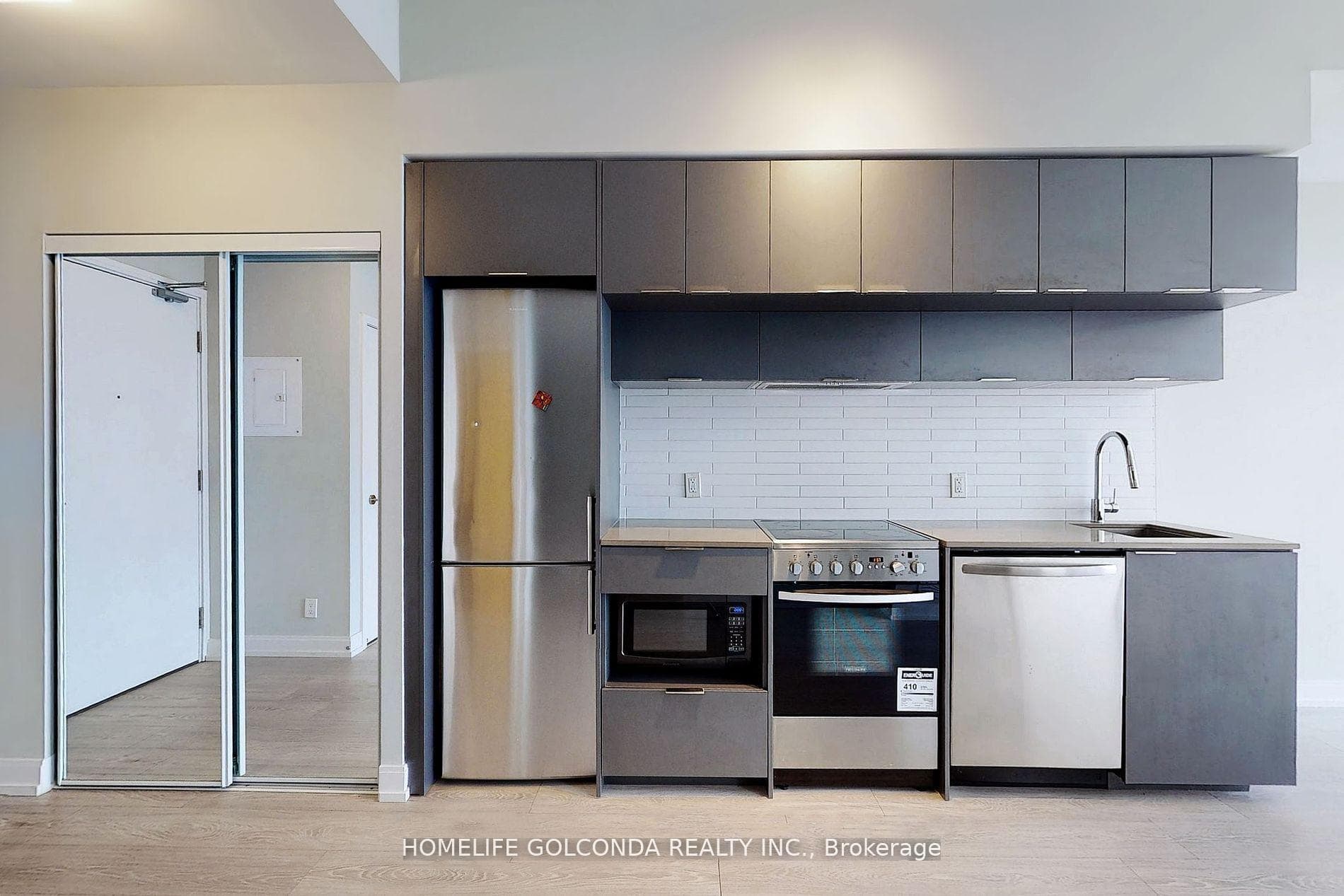 181 Dundas Street Unit 2909 photo 3