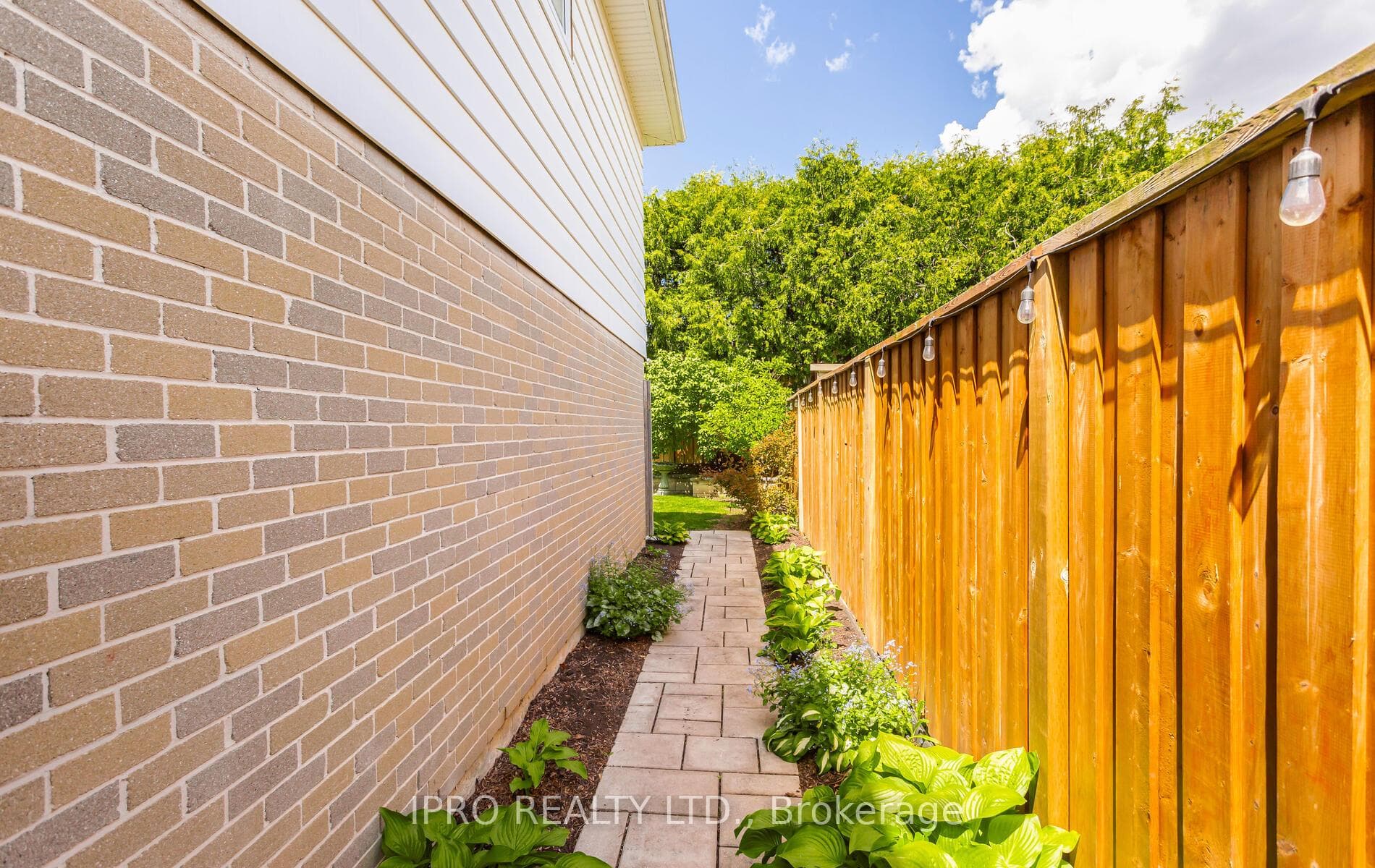 14 Crombie Place photo 36