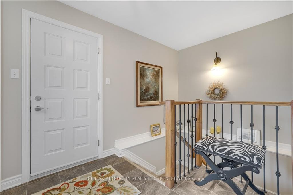 219 FOXDEN Street photo 5