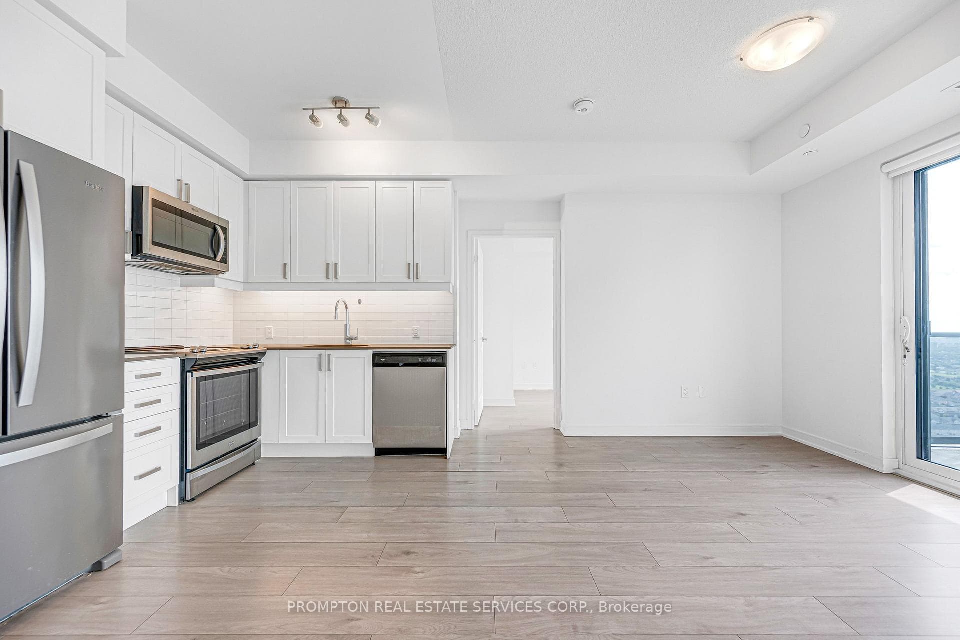 8 Nahani Way Unit 3320 photo 5