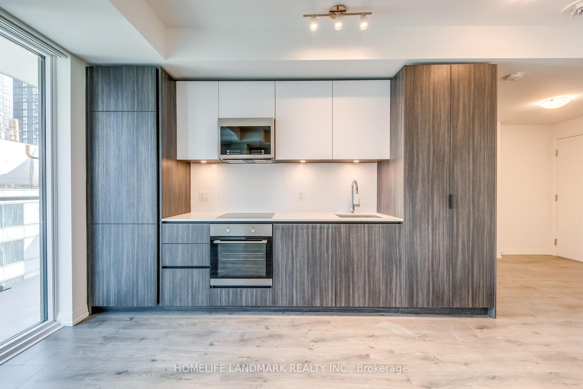 8 Widmer Street Unit 2411 photo 6