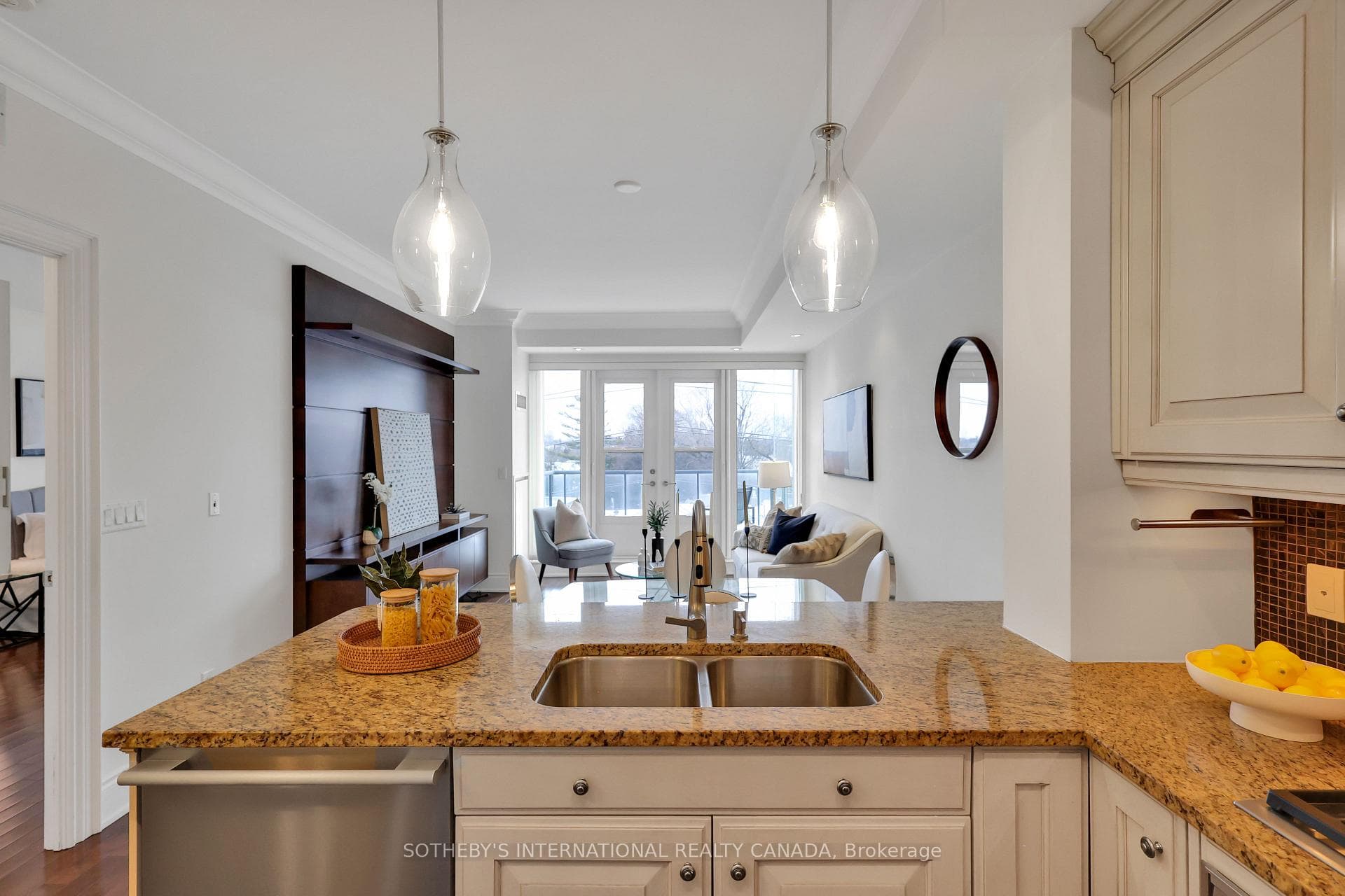 1717 Avenue Road Unit 410 photo 10