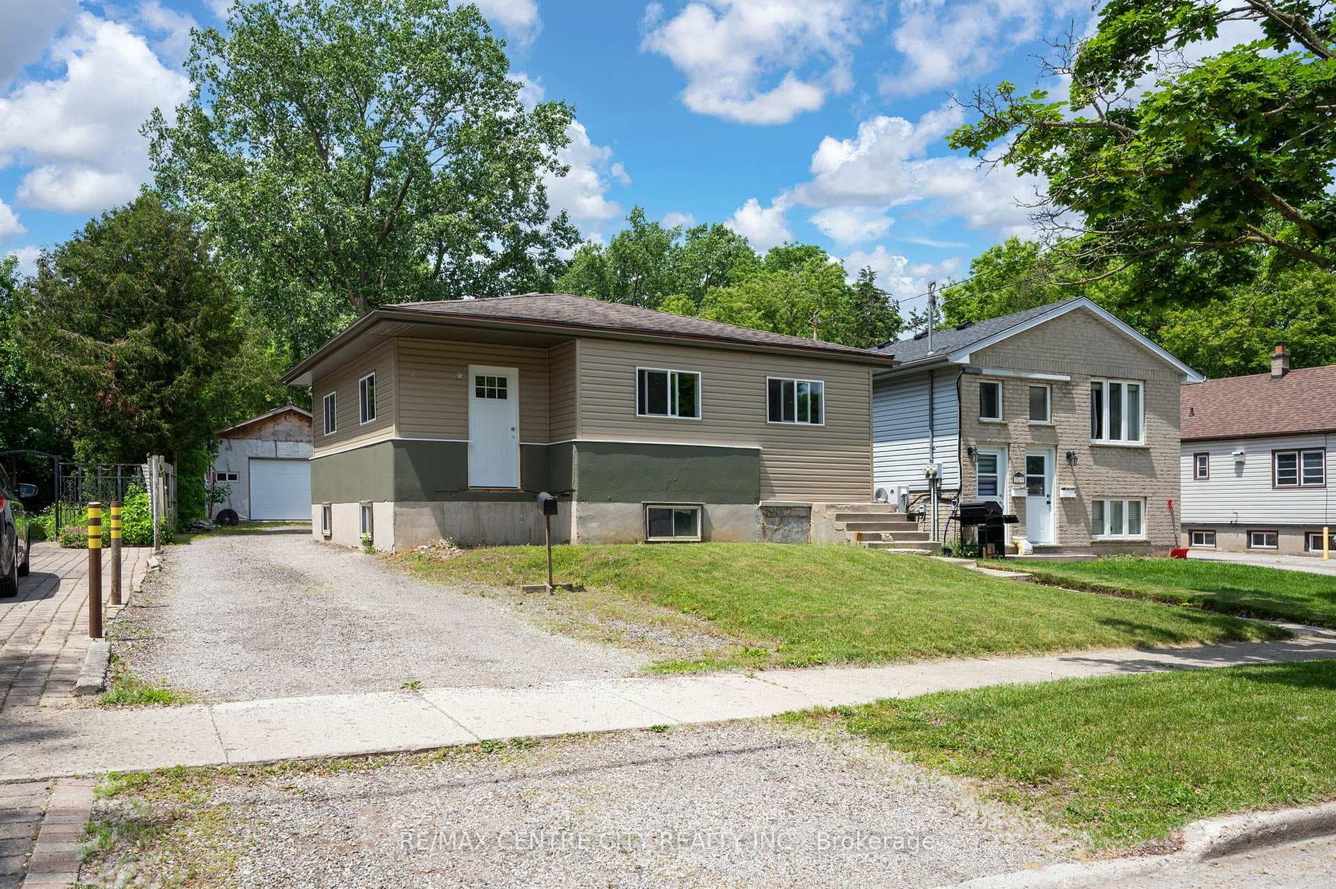 221 Emerson Avenue photo 1
