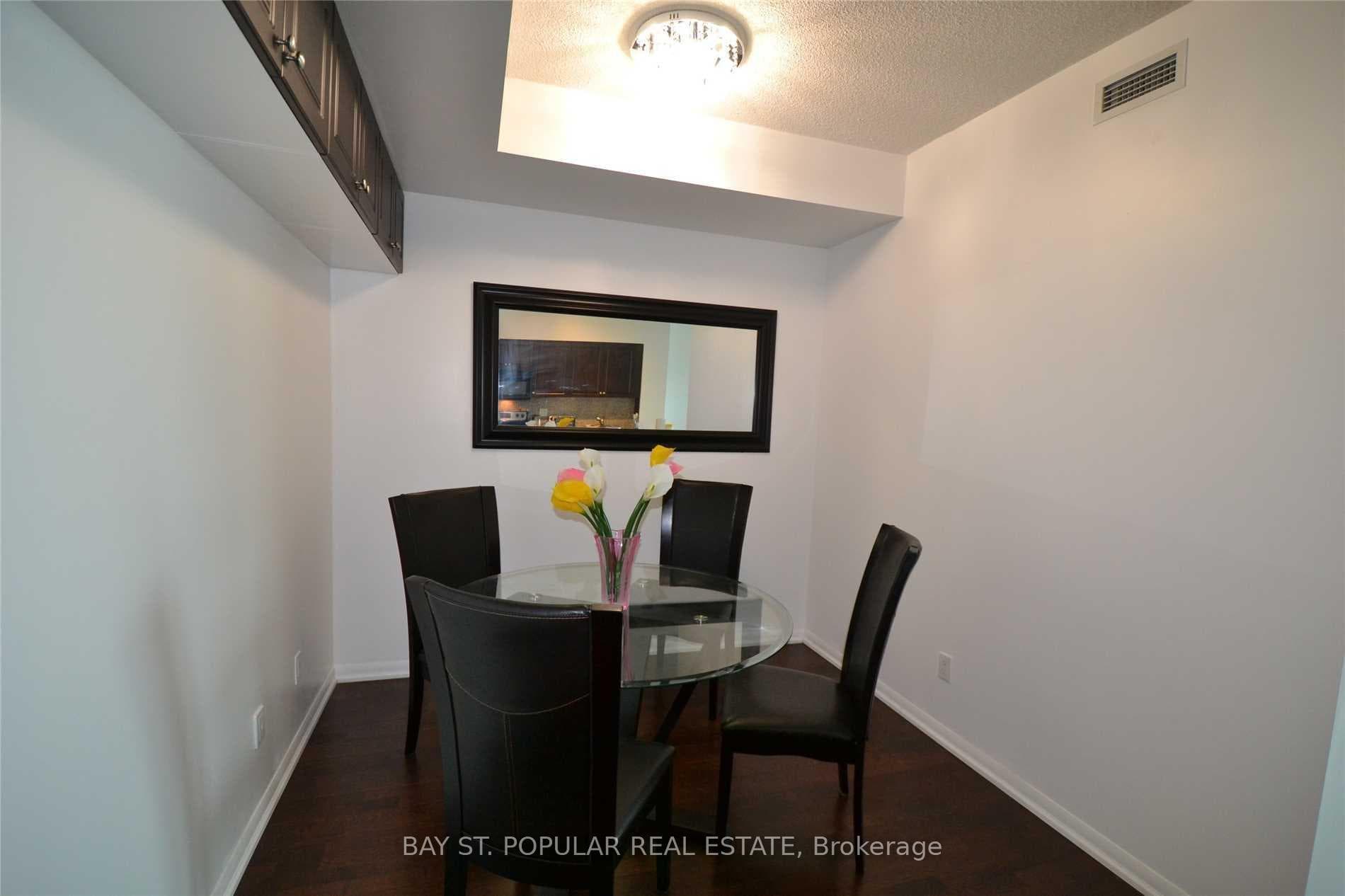 215 Fort York Boulevard Unit 2401 photo 5