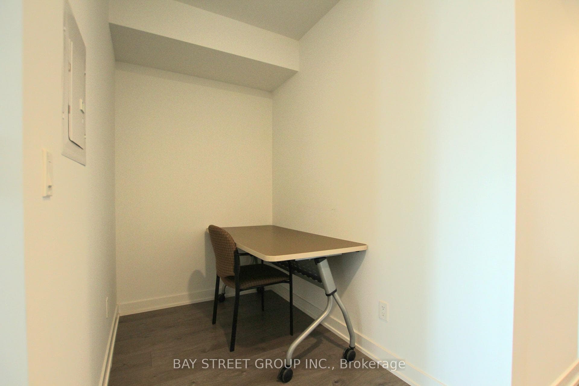 501 Yonge Street Unit 913 photo 11