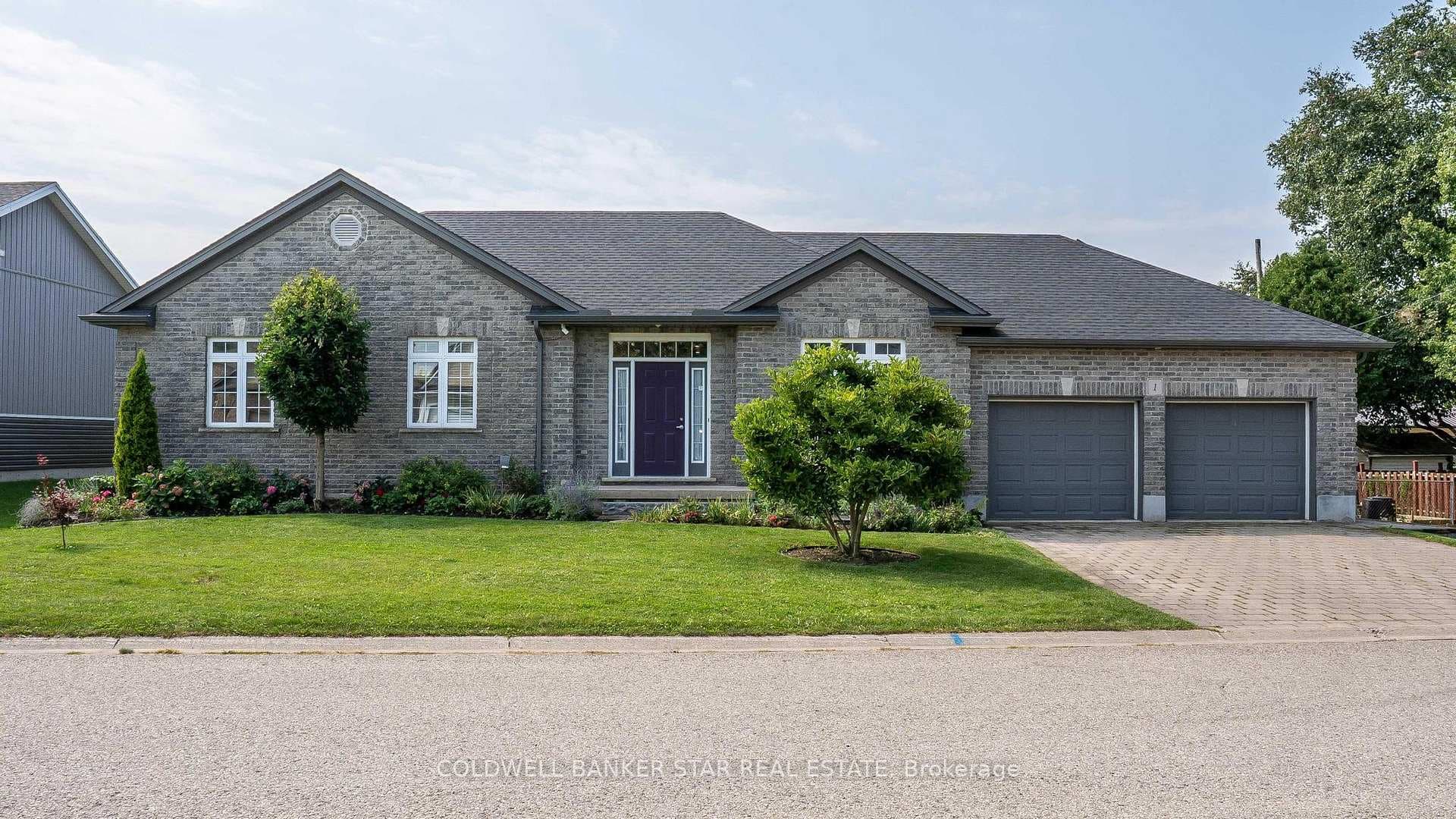 Welcome to 1 Hamilton St, Ailsa Craig.