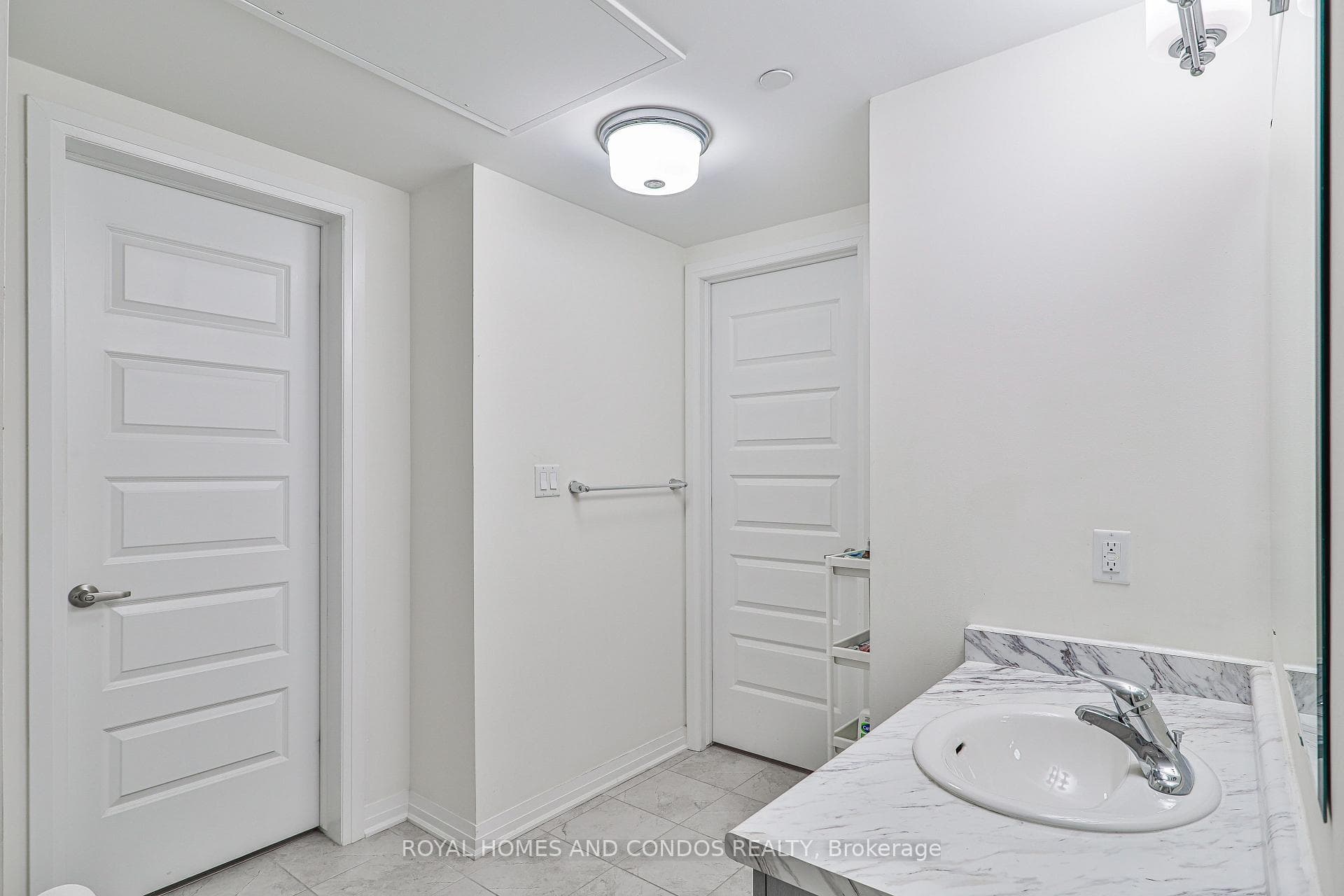 2 Adam Sellers Street Unit 601 photo 28