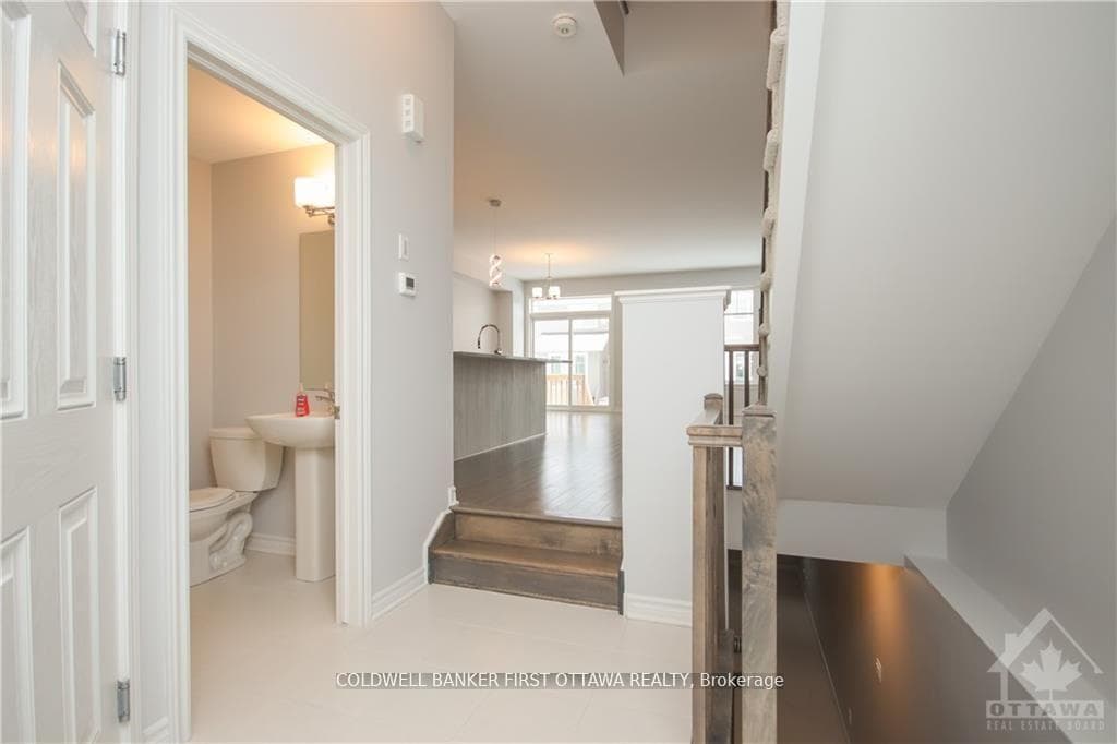 144 ANGELONIA Crescent photo 2