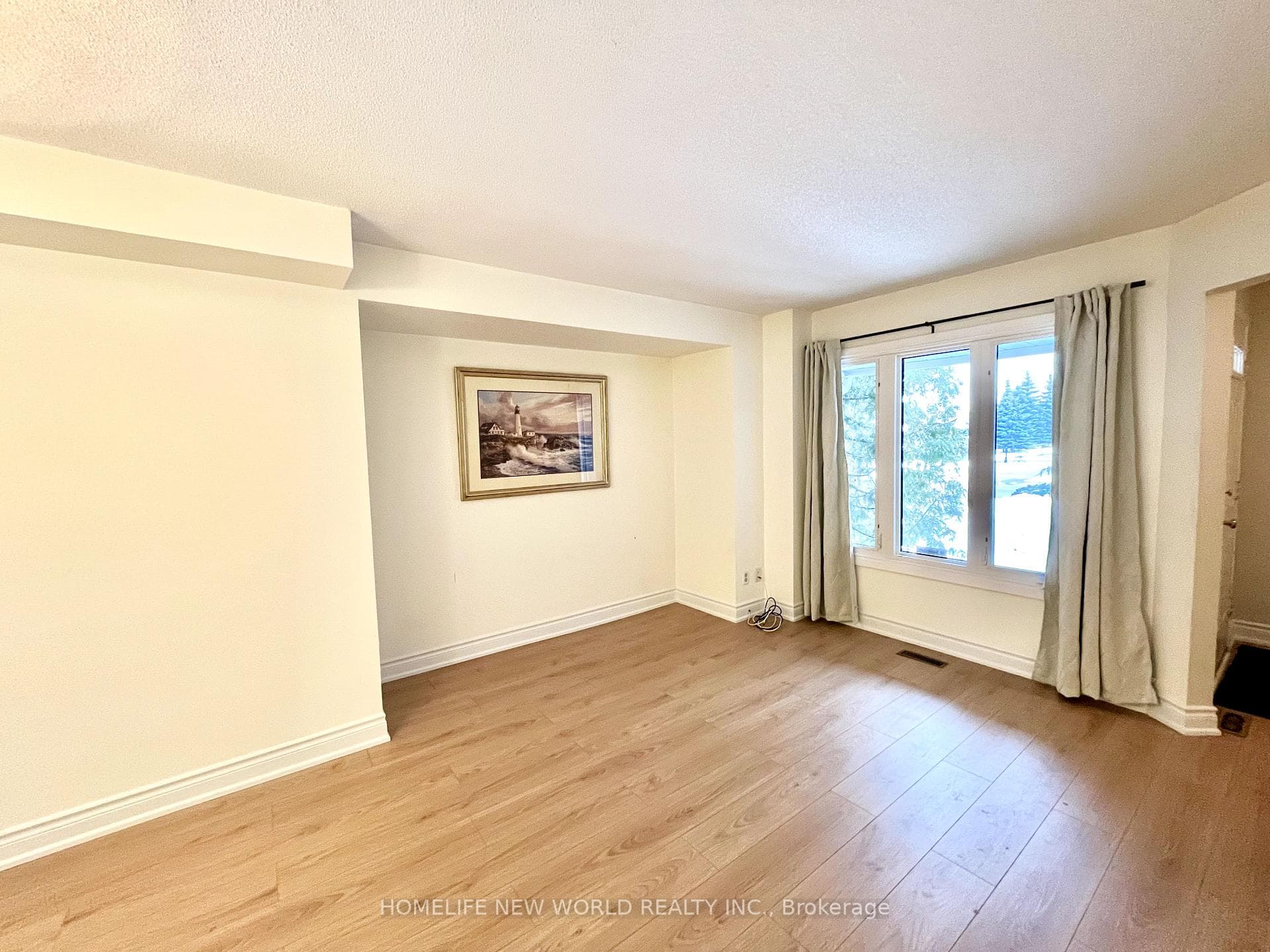 102 Ducatel Crescent photo 5