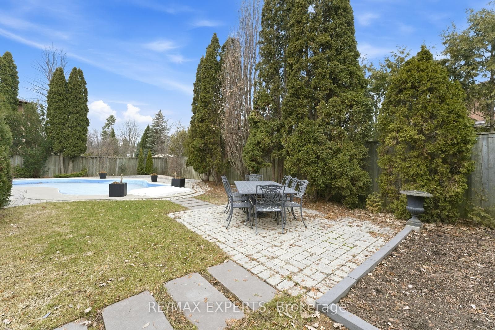 102 Kiloran Avenue photo 40