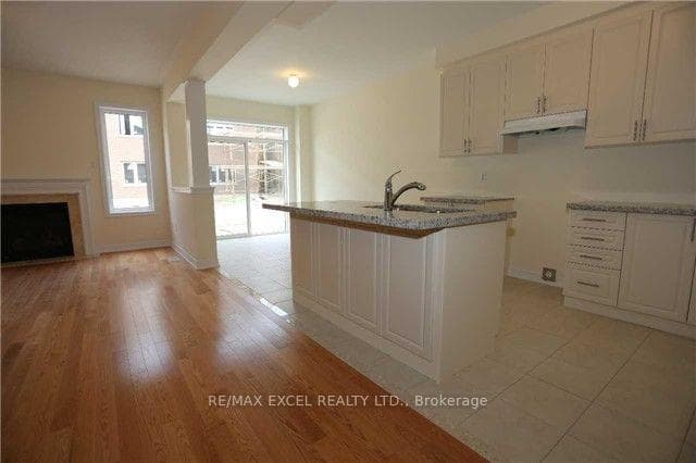 48 Falconridge Terrace photo 5