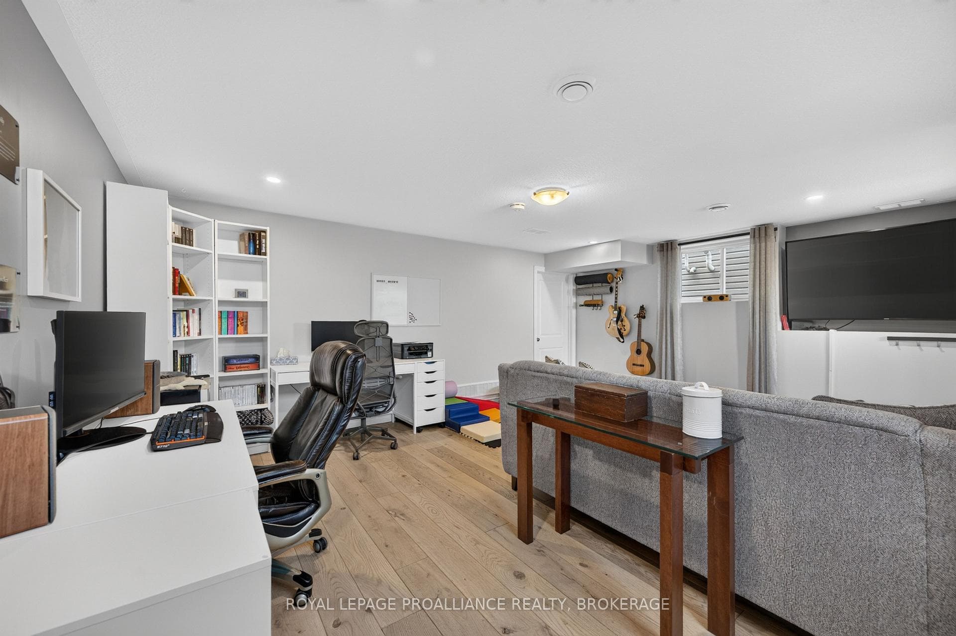 378 Buckthorn Drive photo 31