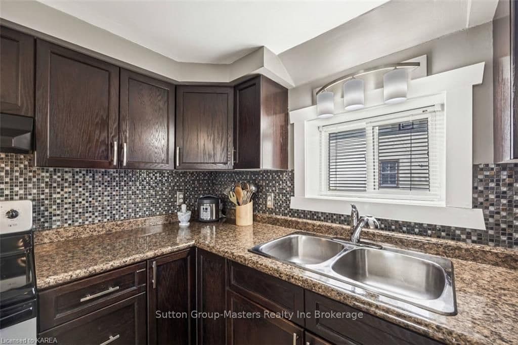 259 CHARLES Street photo 20