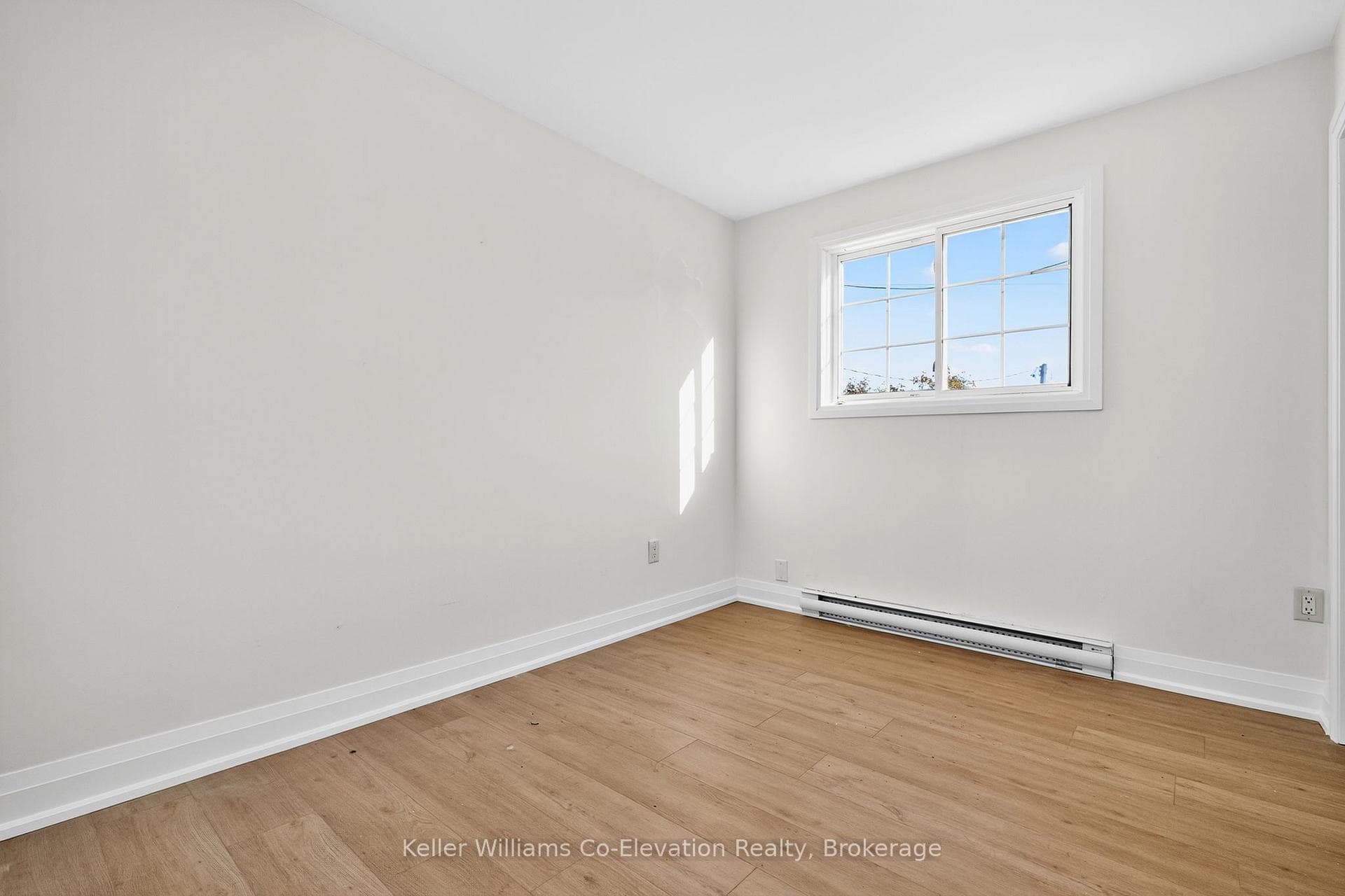 556 Champlain Road photo 9