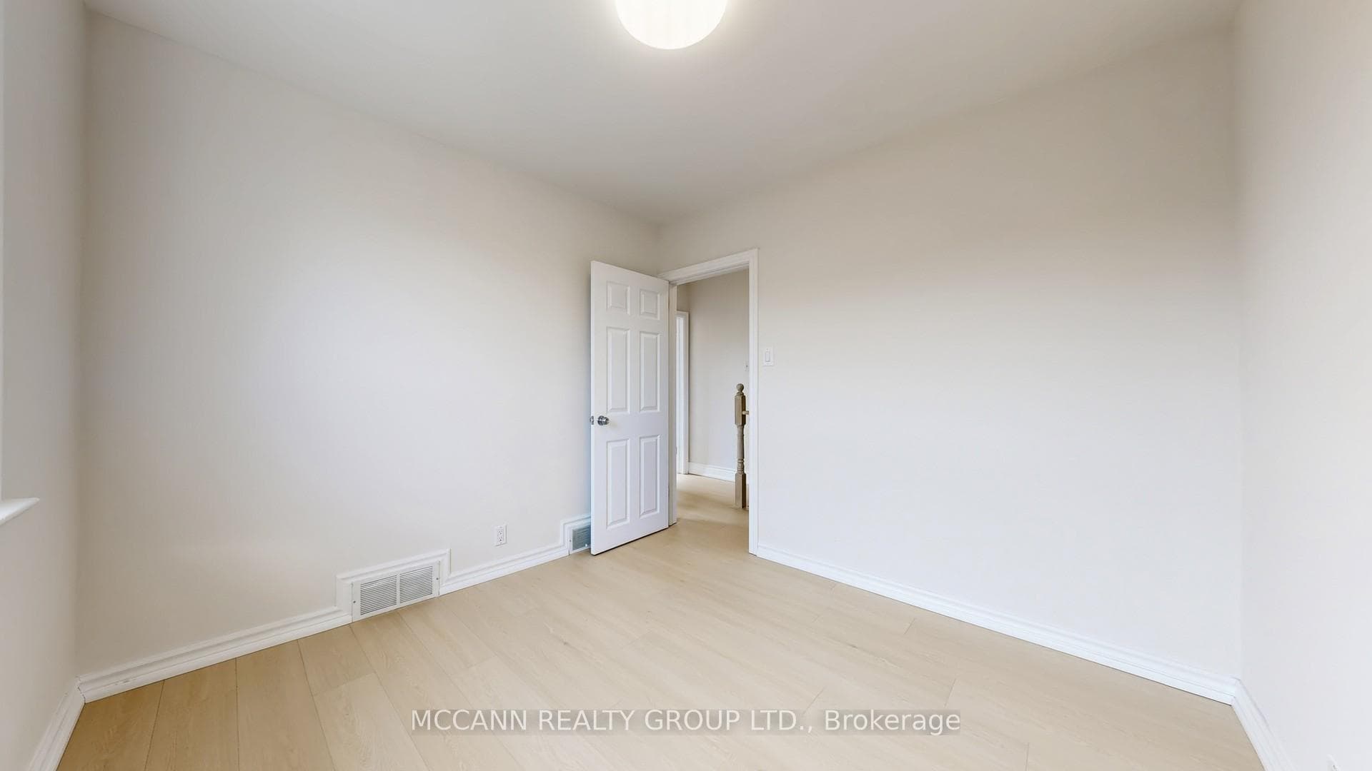496 Northcliffe Boulevard photo 28