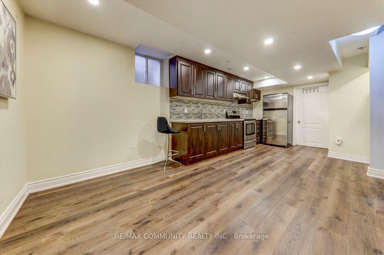 69 Clearfield Drive photo 28