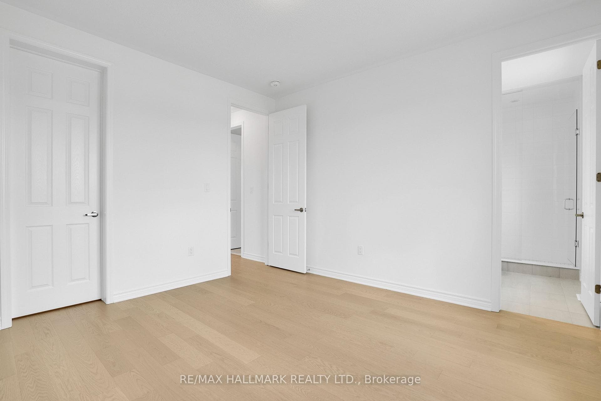 15 Foxley Heights photo 20