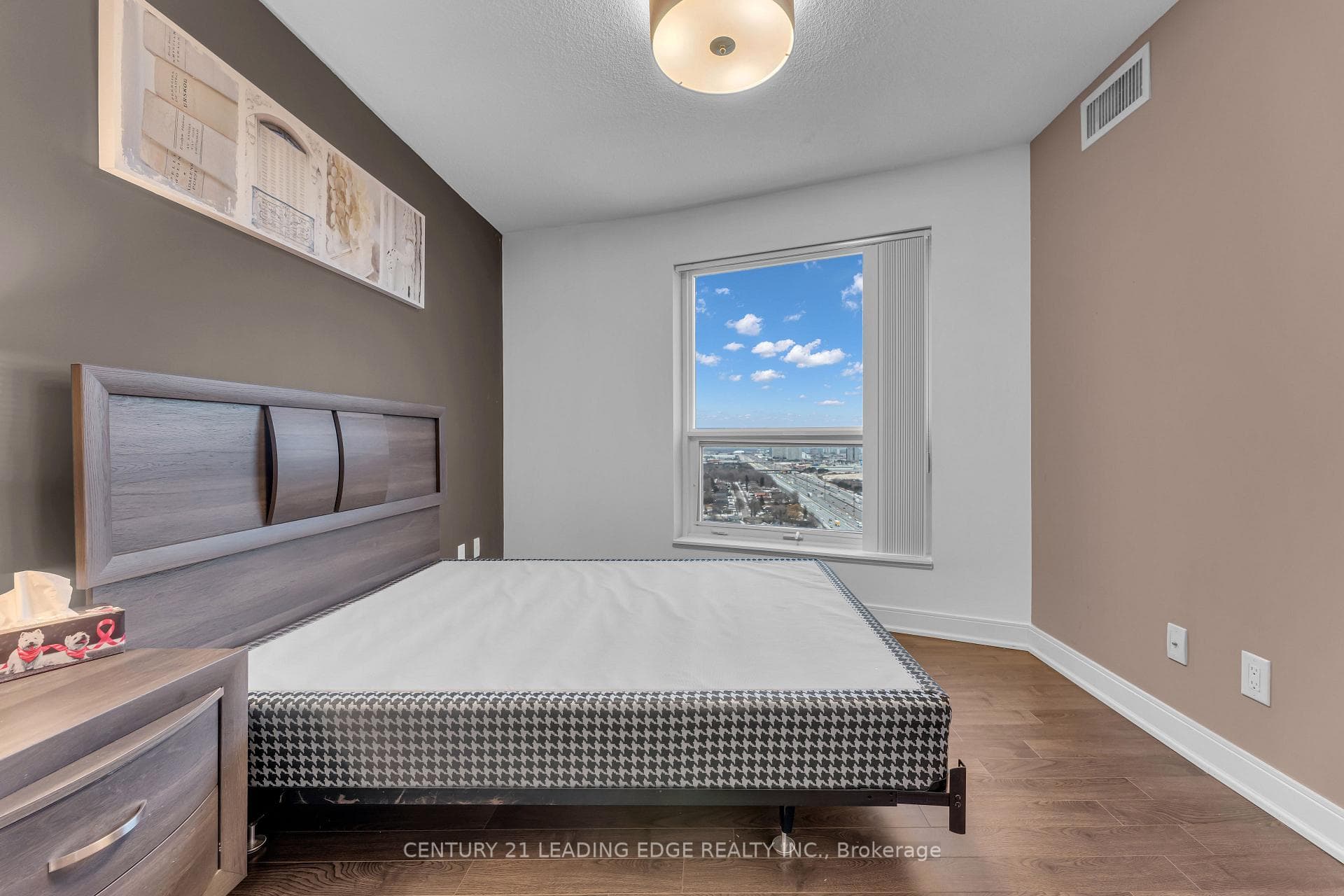 125 Village Green Square Unit 2903 photo 13