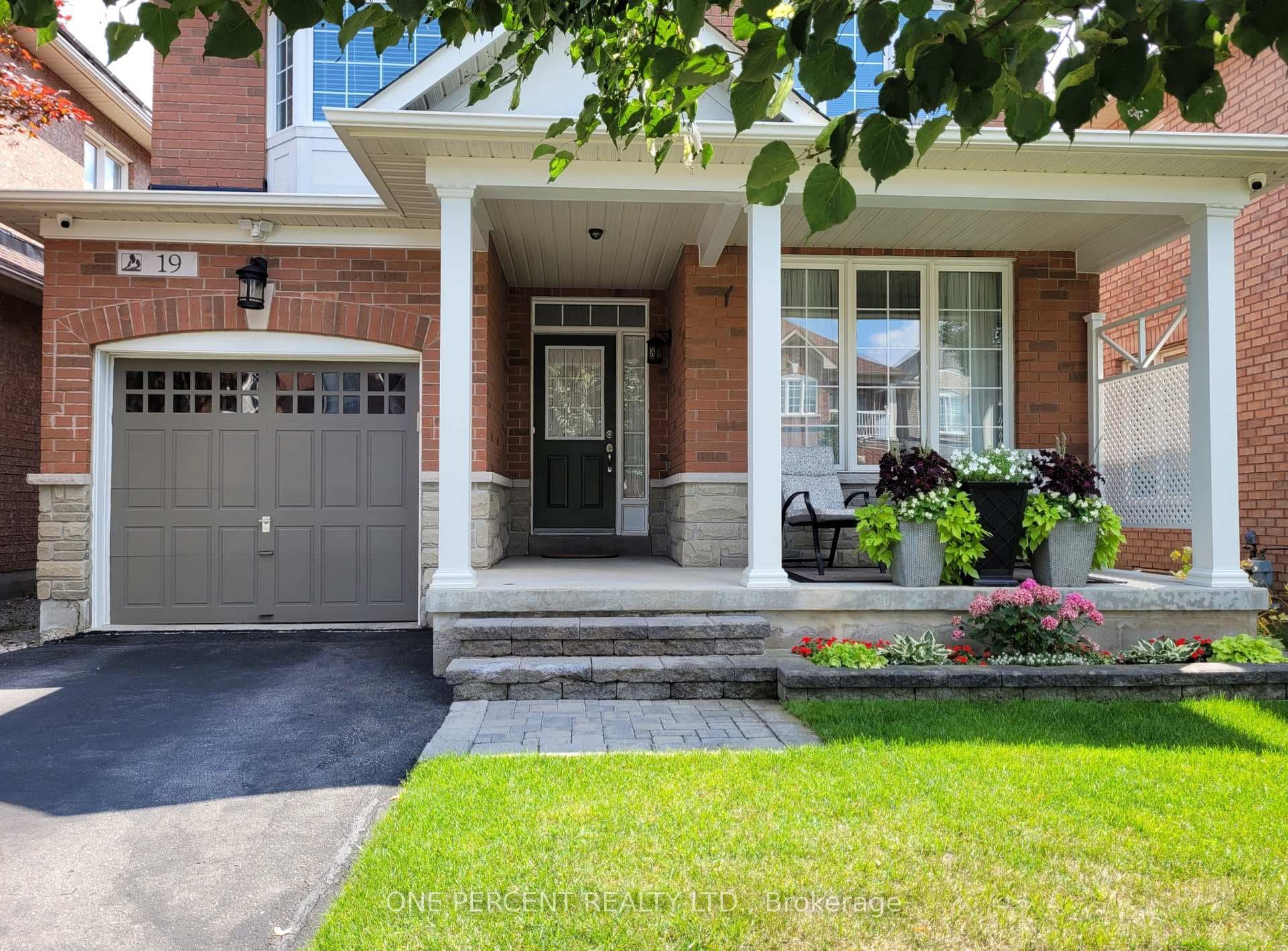 19 Lundy Drive photo 2